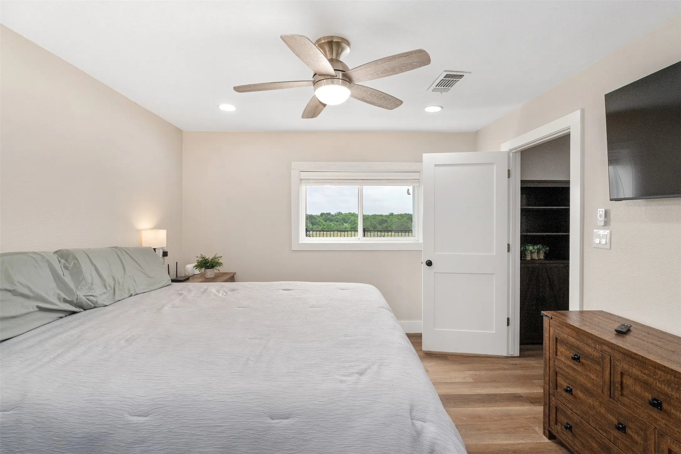 2nd upstairs ensuite bedroom.