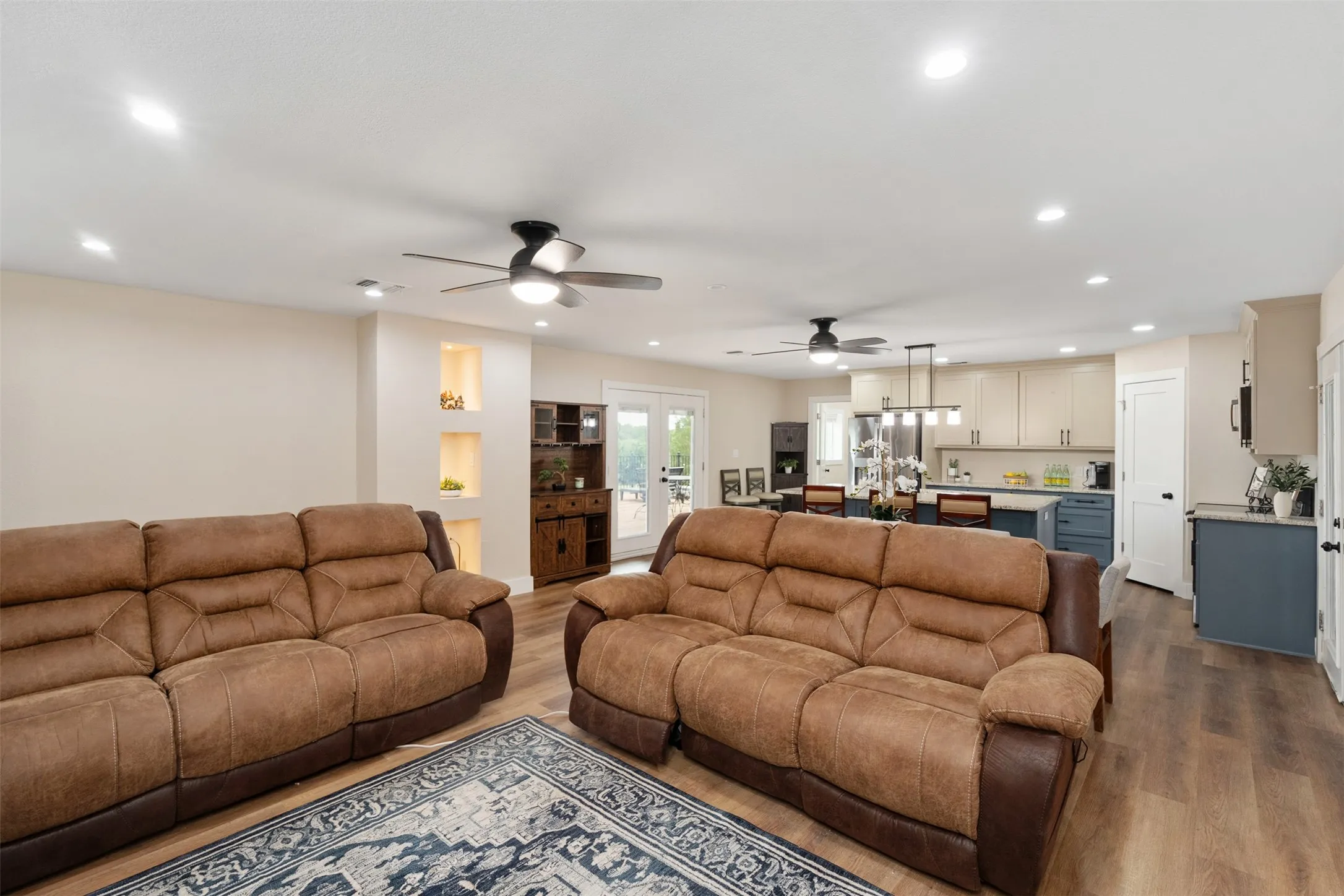 Farm For Sale in Hill County , 2129 HCR 3322 Loop, Hubbard, Texas 76648, 5 Bedroom, 6 Bathroom, Garage spaces, 3,000 Sqft, built in 2021, mls#21313710, Real Estate Agent in Hubbard, Homes For Sale in Hill county, Homes For Sale in Hubbard, Realtor in Hubbard Texas, Real Estate Brokerage Independent Realty Texas, Luminita Cordes Realtor