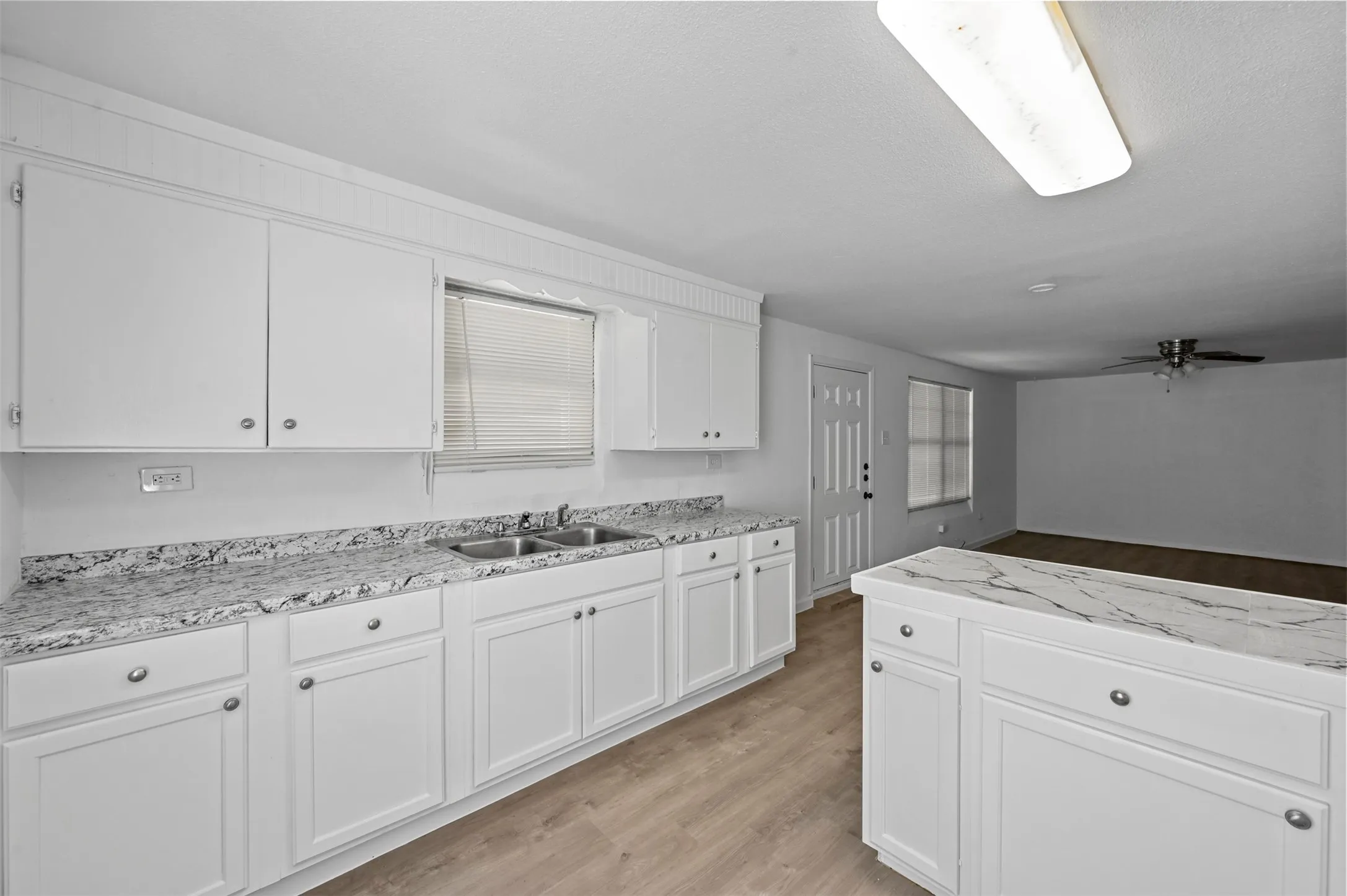 Quadruplex For Sale in Grayson County , 120 E Monterey Street, Denison, Texas 75021, 8 Bedroom, 4 Bathroom, Garage spaces, 0 Sqft, built in 1950, Price $385,000, mls#21325267, Real Estate Agent in Denison, Homes For Sale in Grayson county, Homes For Sale in Denison, Realtor in Denison Texas, Real Estate Brokerage Independent Realty Texas, Luminita Cordes Realtor
