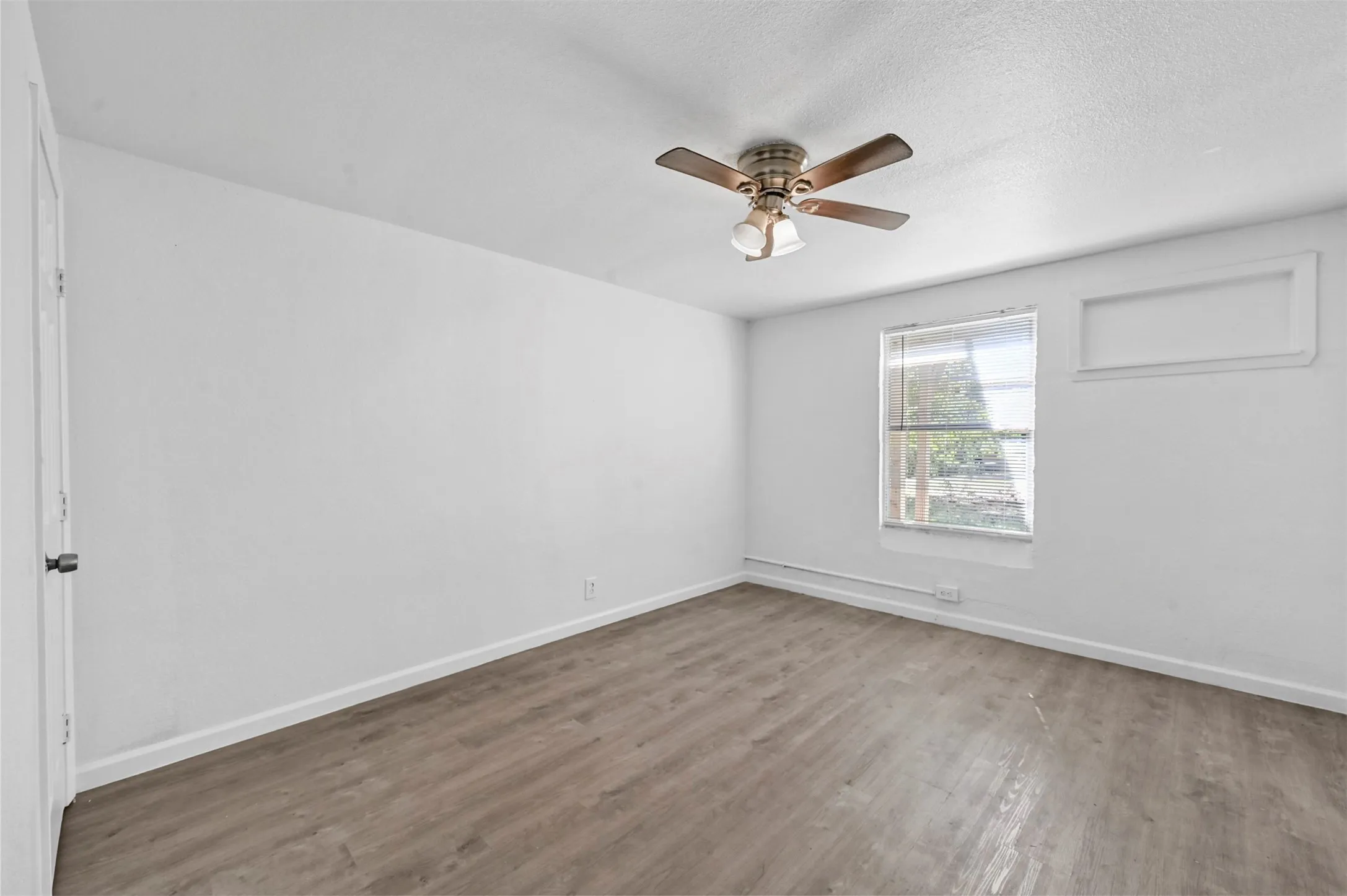 Quadruplex For Sale in Grayson County , 120 E Monterey Street, Denison, Texas 75021, 8 Bedroom, 4 Bathroom, Garage spaces, 0 Sqft, built in 1950, Price $385,000, mls#21325267, Real Estate Agent in Denison, Homes For Sale in Grayson county, Homes For Sale in Denison, Realtor in Denison Texas, Real Estate Brokerage Independent Realty Texas, Luminita Cordes Realtor