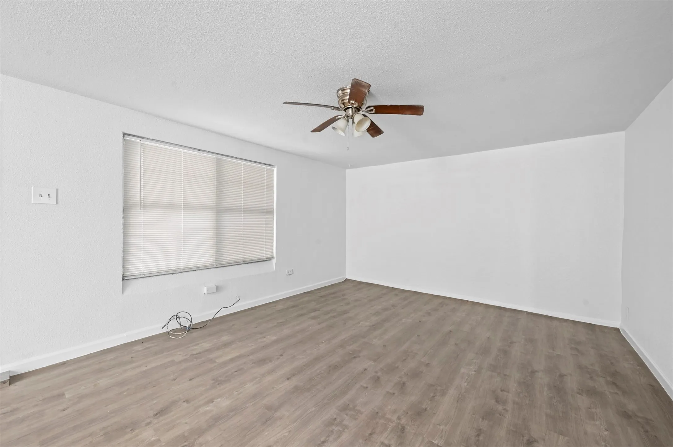 Quadruplex For Sale in Grayson County , 120 E Monterey Street, Denison, Texas 75021, 8 Bedroom, 4 Bathroom, Garage spaces, 0 Sqft, built in 1950, Price $385,000, mls#21325267, Real Estate Agent in Denison, Homes For Sale in Grayson county, Homes For Sale in Denison, Realtor in Denison Texas, Real Estate Brokerage Independent Realty Texas, Luminita Cordes Realtor