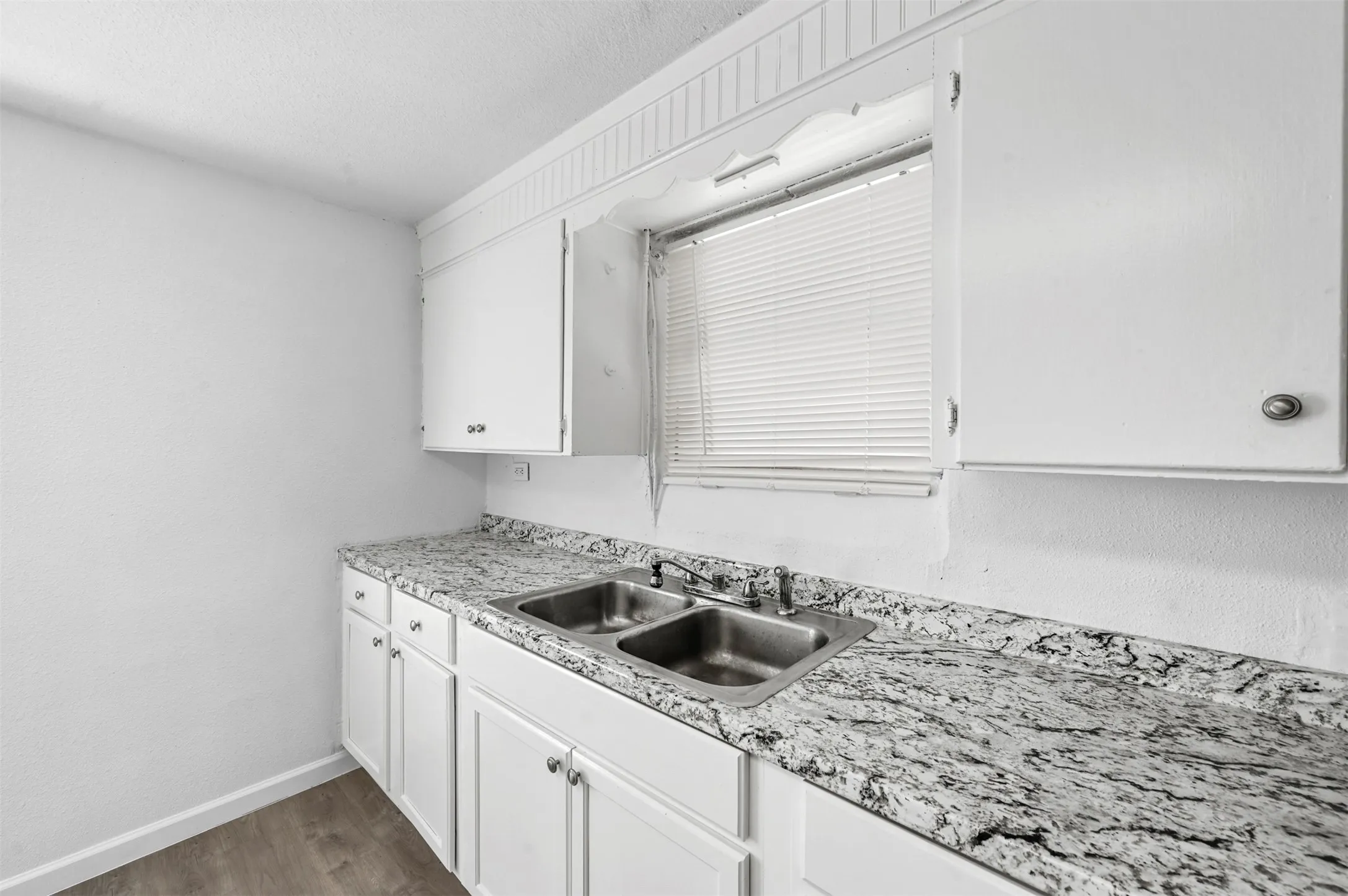 Quadruplex For Sale in Grayson County , 120 E Monterey Street, Denison, Texas 75021, 8 Bedroom, 4 Bathroom, Garage spaces, 0 Sqft, built in 1950, Price $385,000, mls#21325267, Real Estate Agent in Denison, Homes For Sale in Grayson county, Homes For Sale in Denison, Realtor in Denison Texas, Real Estate Brokerage Independent Realty Texas, Luminita Cordes Realtor