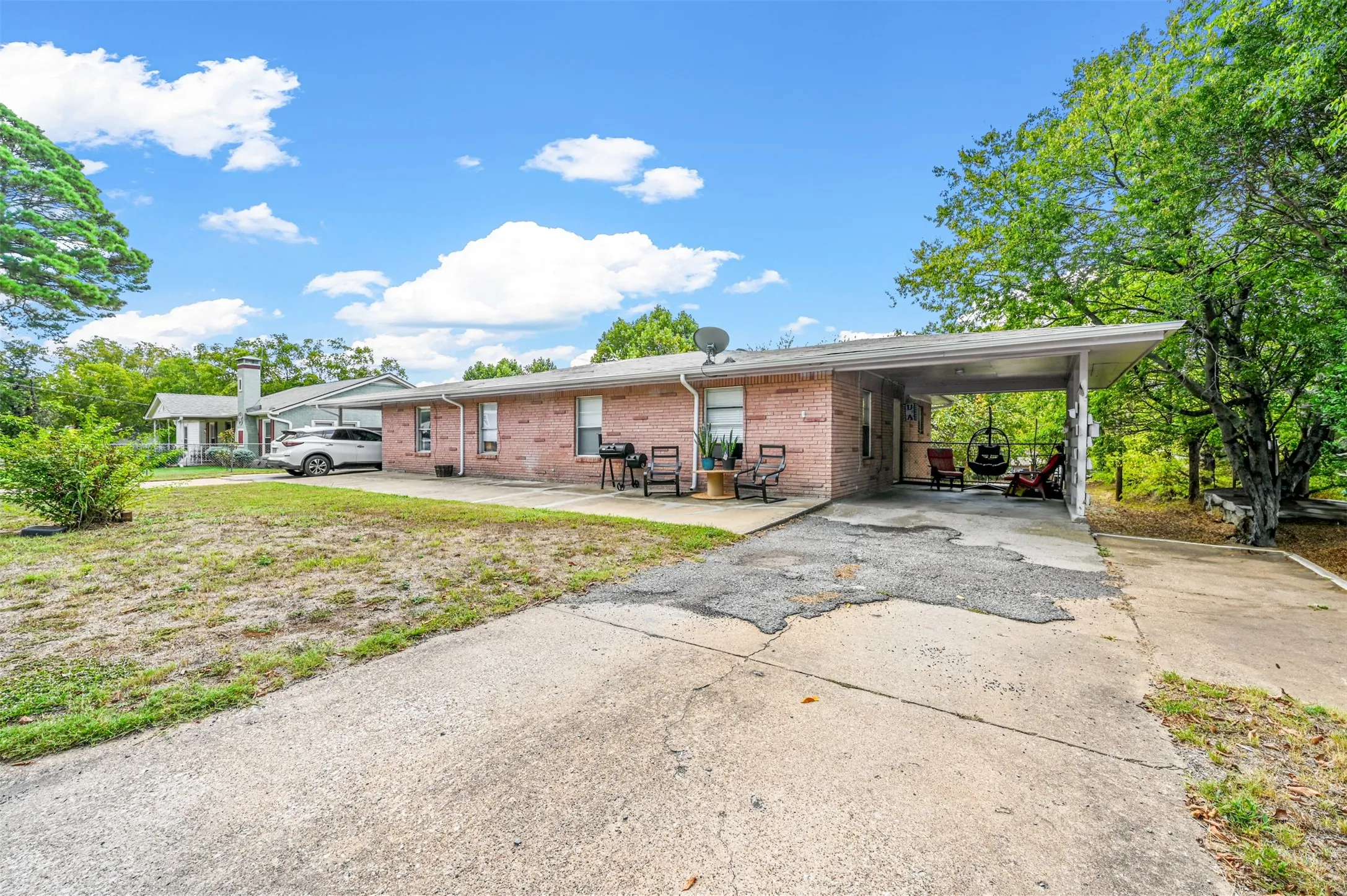Quadruplex For Sale in Grayson County , 120 E Monterey Street, Denison, Texas 75021, 8 Bedroom, 4 Bathroom, Garage spaces, 0 Sqft, built in 1950, Price $385,000, mls#21325267, Real Estate Agent in Denison, Homes For Sale in Grayson county, Homes For Sale in Denison, Realtor in Denison Texas, Real Estate Brokerage Independent Realty Texas, Luminita Cordes Realtor
