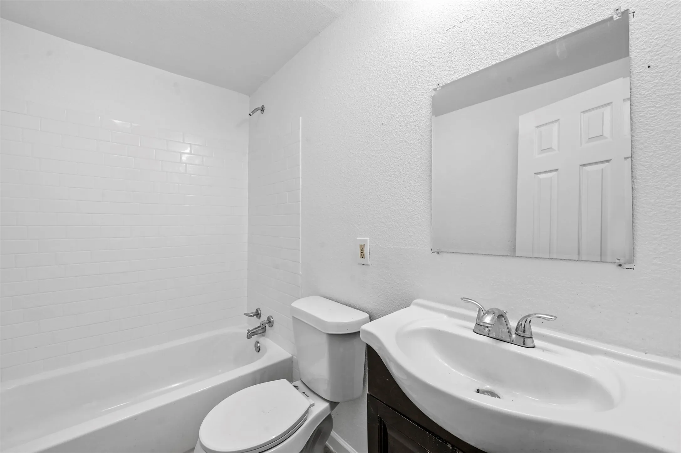 Quadruplex For Sale in Grayson County , 120 E Monterey Street, Denison, Texas 75021, 8 Bedroom, 4 Bathroom, Garage spaces, 0 Sqft, built in 1950, Price $385,000, mls#21325267, Real Estate Agent in Denison, Homes For Sale in Grayson county, Homes For Sale in Denison, Realtor in Denison Texas, Real Estate Brokerage Independent Realty Texas, Luminita Cordes Realtor