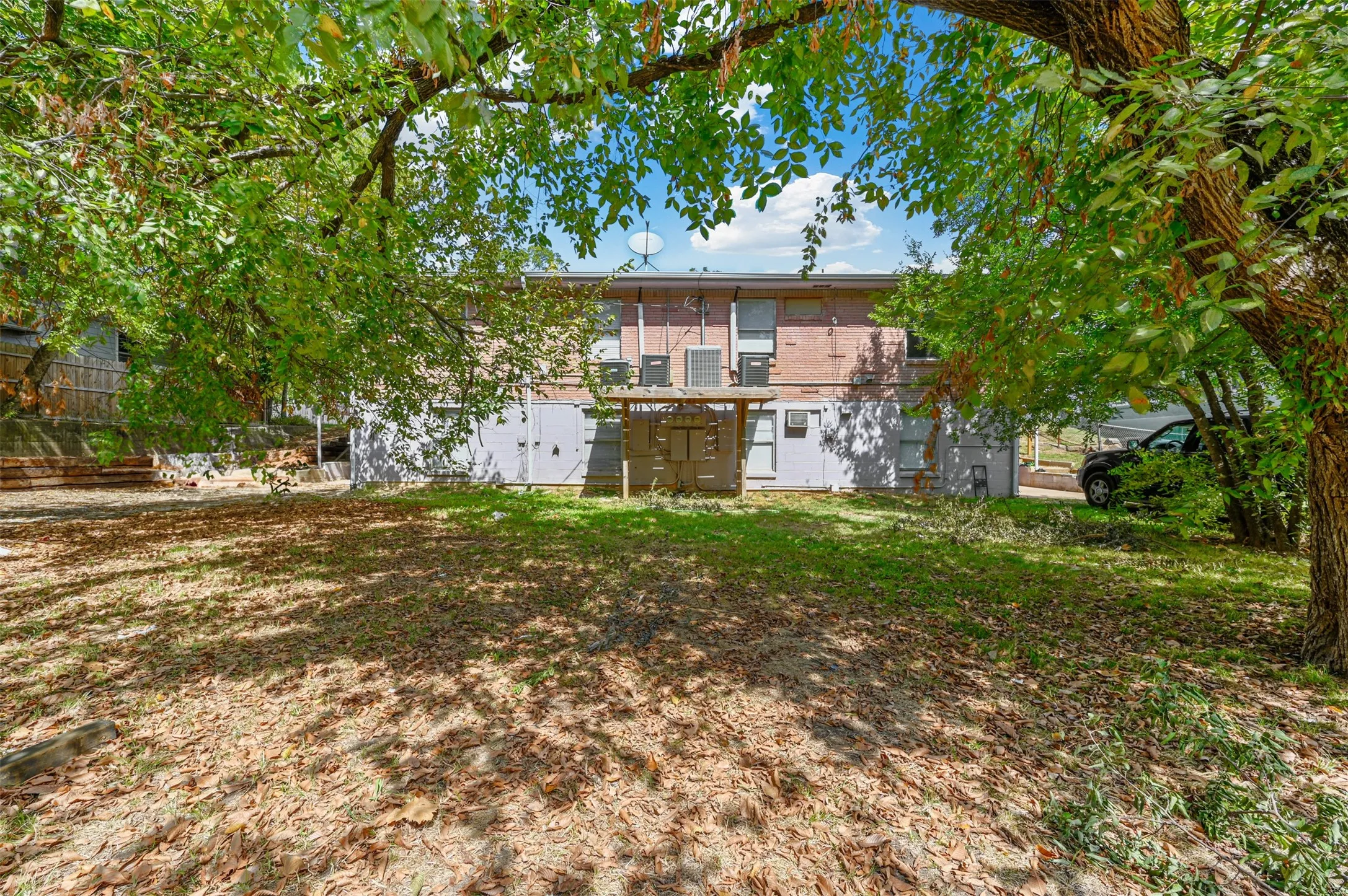 Quadruplex For Sale in Grayson County , 120 E Monterey Street, Denison, Texas 75021, 8 Bedroom, 4 Bathroom, Garage spaces, 0 Sqft, built in 1950, Price $385,000, mls#21325267, Real Estate Agent in Denison, Homes For Sale in Grayson county, Homes For Sale in Denison, Realtor in Denison Texas, Real Estate Brokerage Independent Realty Texas, Luminita Cordes Realtor
