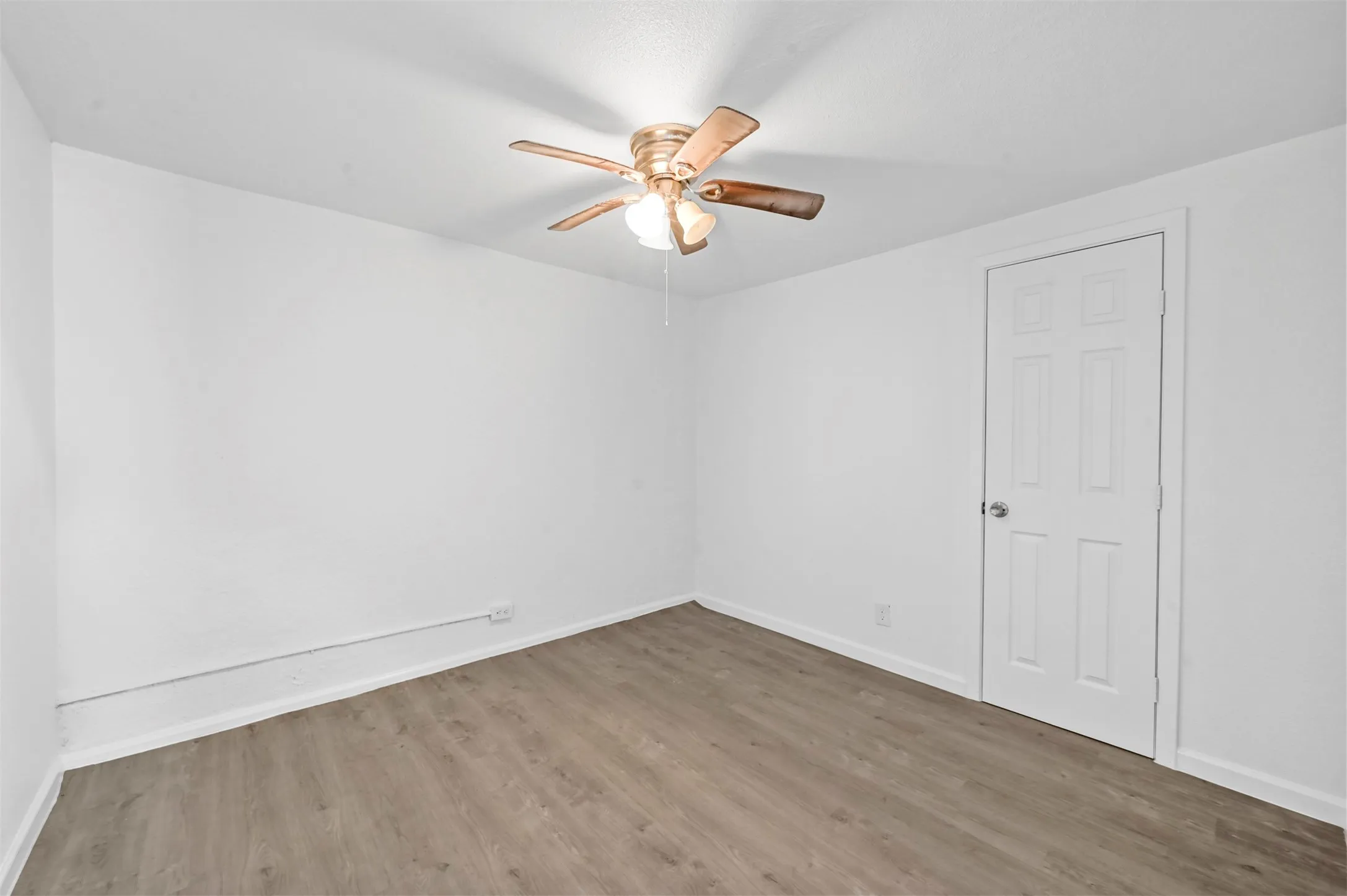 Quadruplex For Sale in Grayson County , 120 E Monterey Street, Denison, Texas 75021, 8 Bedroom, 4 Bathroom, Garage spaces, 0 Sqft, built in 1950, Price $385,000, mls#21325267, Real Estate Agent in Denison, Homes For Sale in Grayson county, Homes For Sale in Denison, Realtor in Denison Texas, Real Estate Brokerage Independent Realty Texas, Luminita Cordes Realtor