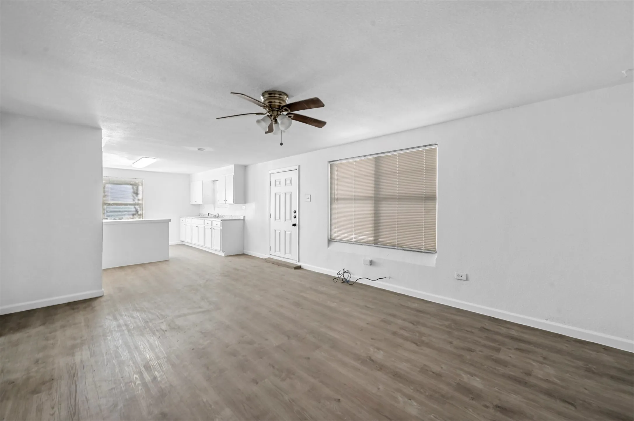 Quadruplex For Sale in Grayson County , 120 E Monterey Street, Denison, Texas 75021, 8 Bedroom, 4 Bathroom, Garage spaces, 0 Sqft, built in 1950, Price $385,000, mls#21325267, Real Estate Agent in Denison, Homes For Sale in Grayson county, Homes For Sale in Denison, Realtor in Denison Texas, Real Estate Brokerage Independent Realty Texas, Luminita Cordes Realtor