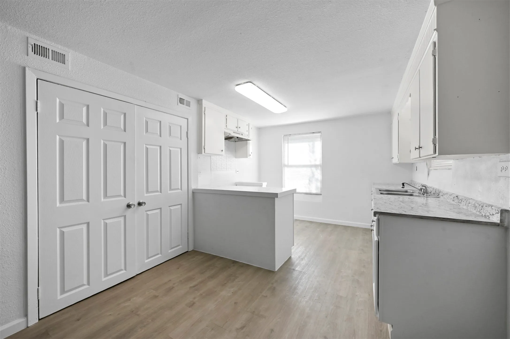 Quadruplex For Sale in Grayson County , 120 E Monterey Street, Denison, Texas 75021, 8 Bedroom, 4 Bathroom, Garage spaces, 0 Sqft, built in 1950, Price $385,000, mls#21325267, Real Estate Agent in Denison, Homes For Sale in Grayson county, Homes For Sale in Denison, Realtor in Denison Texas, Real Estate Brokerage Independent Realty Texas, Luminita Cordes Realtor