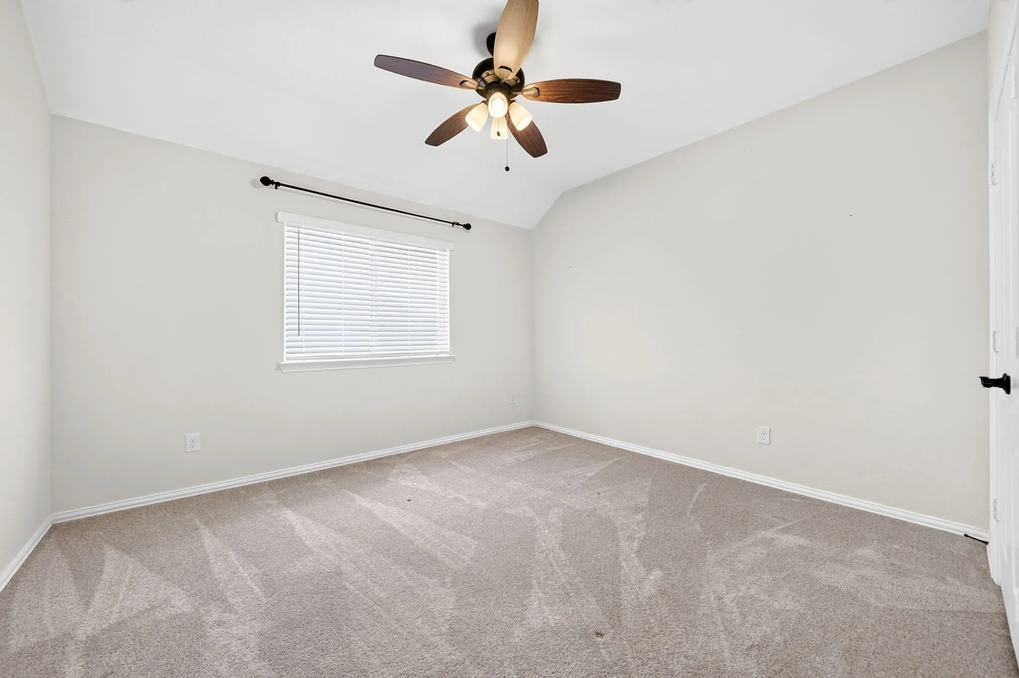 Single Family Residence For Sale in Rockwall County , 1839 Tuscany Drive, Mclendon Chisholm, Texas 75032, 4 Bedroom, 3 Bathroom, 3 Garage spaces, 3,041 Sqft, built in 2019, mls#21325749, Real Estate Agent in Mclendon Chisholm, Homes For Sale in Rockwall county, Homes For Sale in Mclendon Chisholm, Realtor in Mclendon Chisholm Texas, Real Estate Brokerage Independent Realty Texas, Luminita Cordes Realtor