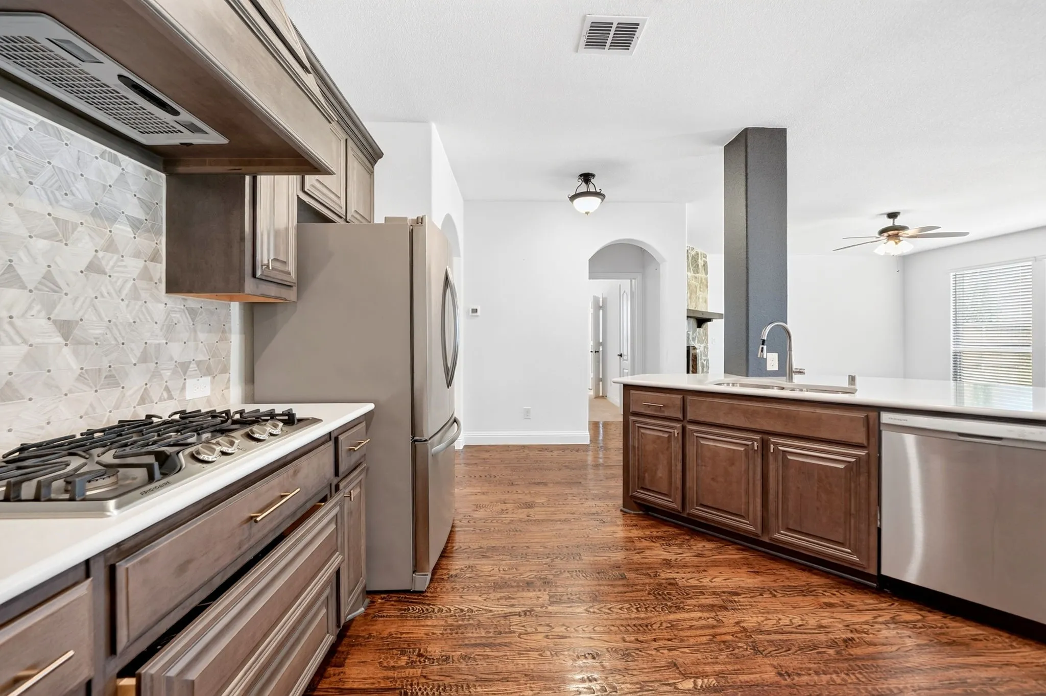 Single Family Residence For Sale in Rockwall County , 1839 Tuscany Drive, Mclendon Chisholm, Texas 75032, 4 Bedroom, 3 Bathroom, 3 Garage spaces, 3,041 Sqft, built in 2019, mls#21325749, Real Estate Agent in Mclendon Chisholm, Homes For Sale in Rockwall county, Homes For Sale in Mclendon Chisholm, Realtor in Mclendon Chisholm Texas, Real Estate Brokerage Independent Realty Texas, Luminita Cordes Realtor