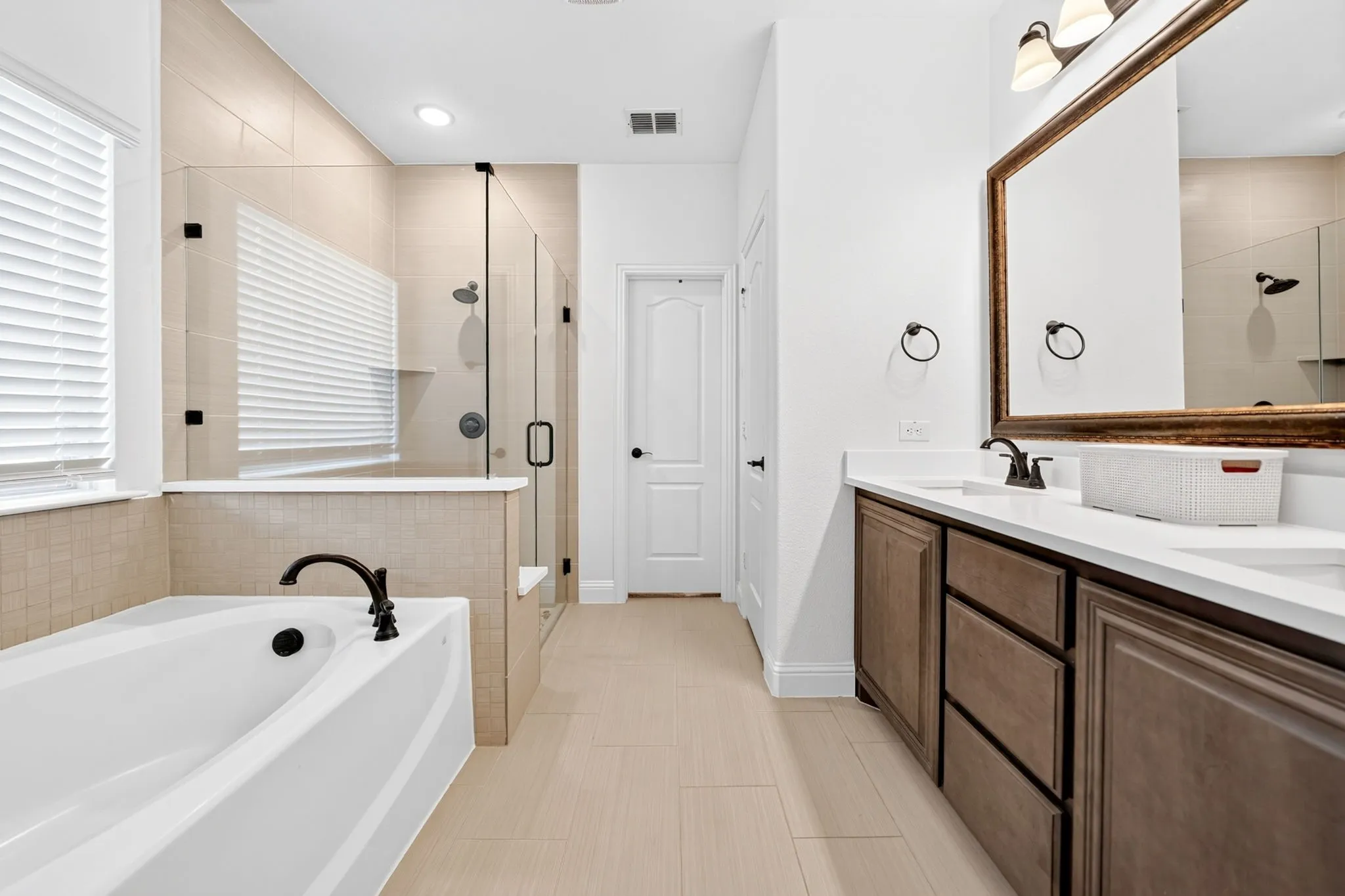 Single Family Residence For Sale in Rockwall County , 1839 Tuscany Drive, Mclendon Chisholm, Texas 75032, 4 Bedroom, 3 Bathroom, 3 Garage spaces, 3,041 Sqft, built in 2019, mls#21325749, Real Estate Agent in Mclendon Chisholm, Homes For Sale in Rockwall county, Homes For Sale in Mclendon Chisholm, Realtor in Mclendon Chisholm Texas, Real Estate Brokerage Independent Realty Texas, Luminita Cordes Realtor
