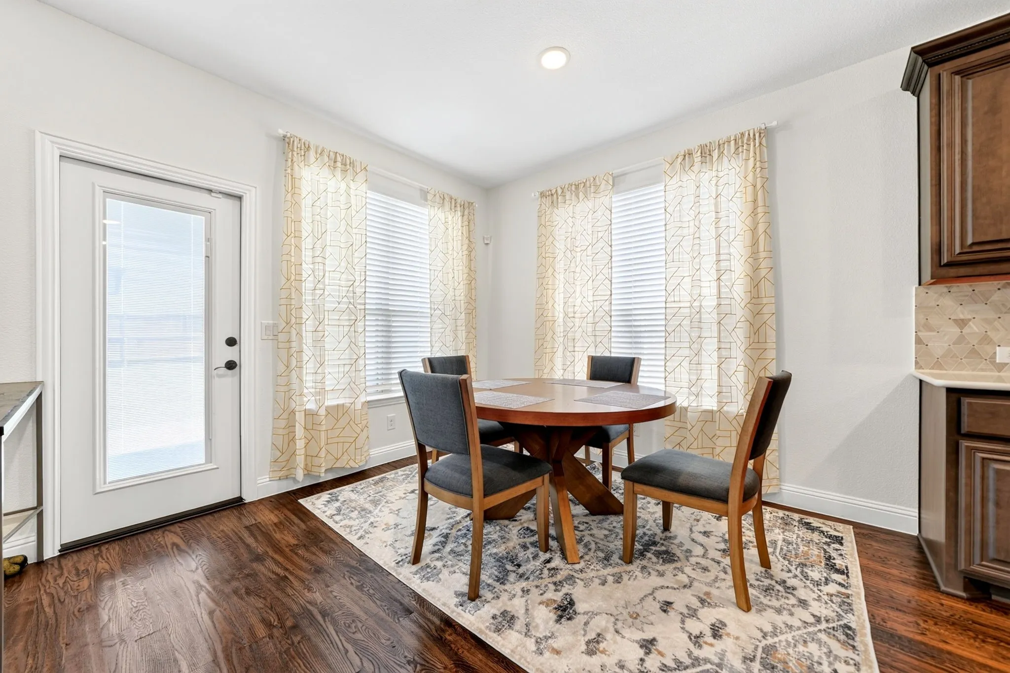Single Family Residence For Sale in Rockwall County , 1839 Tuscany Drive, Mclendon Chisholm, Texas 75032, 4 Bedroom, 3 Bathroom, 3 Garage spaces, 3,041 Sqft, built in 2019, mls#21325749, Real Estate Agent in Mclendon Chisholm, Homes For Sale in Rockwall county, Homes For Sale in Mclendon Chisholm, Realtor in Mclendon Chisholm Texas, Real Estate Brokerage Independent Realty Texas, Luminita Cordes Realtor