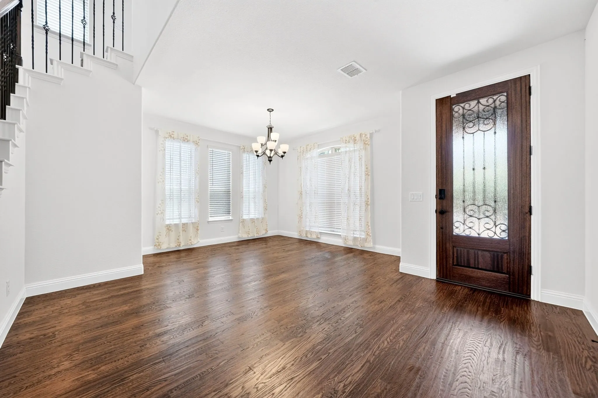 Single Family Residence For Sale in Rockwall County , 1839 Tuscany Drive, Mclendon Chisholm, Texas 75032, 4 Bedroom, 3 Bathroom, 3 Garage spaces, 3,041 Sqft, built in 2019, mls#21325749, Real Estate Agent in Mclendon Chisholm, Homes For Sale in Rockwall county, Homes For Sale in Mclendon Chisholm, Realtor in Mclendon Chisholm Texas, Real Estate Brokerage Independent Realty Texas, Luminita Cordes Realtor