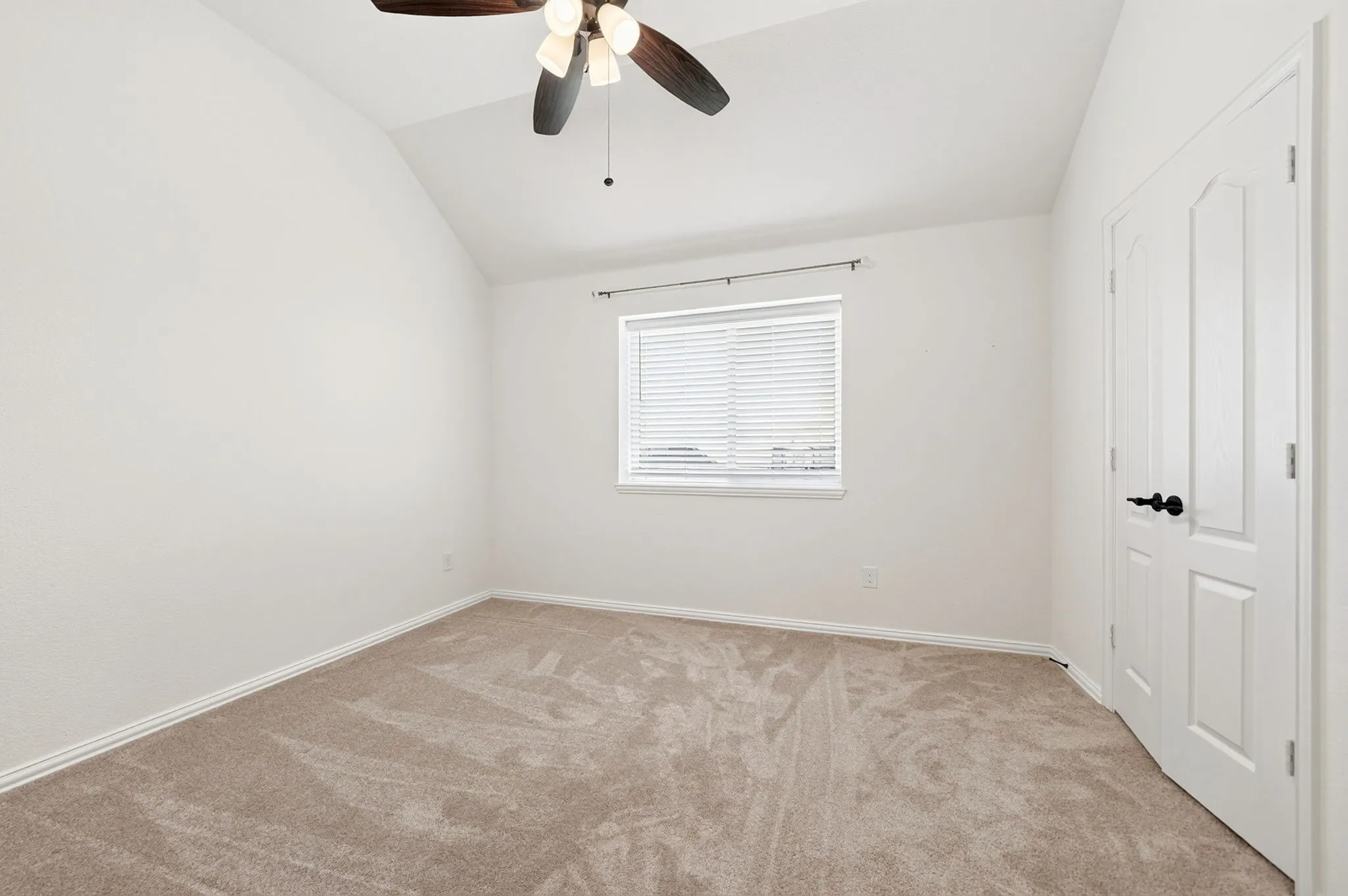 Single Family Residence For Sale in Rockwall County , 1839 Tuscany Drive, Mclendon Chisholm, Texas 75032, 4 Bedroom, 3 Bathroom, 3 Garage spaces, 3,041 Sqft, built in 2019, mls#21325749, Real Estate Agent in Mclendon Chisholm, Homes For Sale in Rockwall county, Homes For Sale in Mclendon Chisholm, Realtor in Mclendon Chisholm Texas, Real Estate Brokerage Independent Realty Texas, Luminita Cordes Realtor