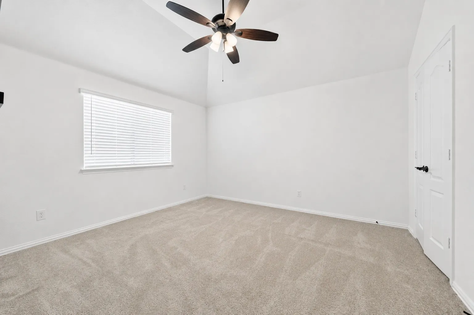 Single Family Residence For Sale in Rockwall County , 1839 Tuscany Drive, Mclendon Chisholm, Texas 75032, 4 Bedroom, 3 Bathroom, 3 Garage spaces, 3,041 Sqft, built in 2019, mls#21325749, Real Estate Agent in Mclendon Chisholm, Homes For Sale in Rockwall county, Homes For Sale in Mclendon Chisholm, Realtor in Mclendon Chisholm Texas, Real Estate Brokerage Independent Realty Texas, Luminita Cordes Realtor