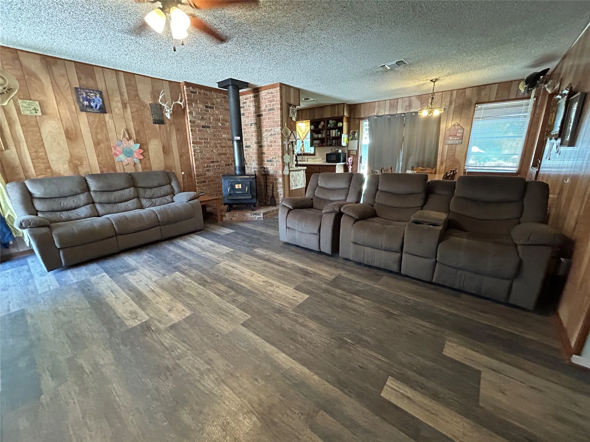 Single Family Residence For Sale in Mills County , 68 County Road 517, Goldthwaite, Texas 76844, 2 Bedroom, 2 Bathroom, 1 Garage spaces, 1,174 Sqft, built in 1970, mls#21324533, Real Estate Agent in Goldthwaite, Homes For Sale in Mills county, Homes For Sale in Goldthwaite, Realtor in Goldthwaite Texas, Real Estate Brokerage Independent Realty Texas, Luminita Cordes Realtor