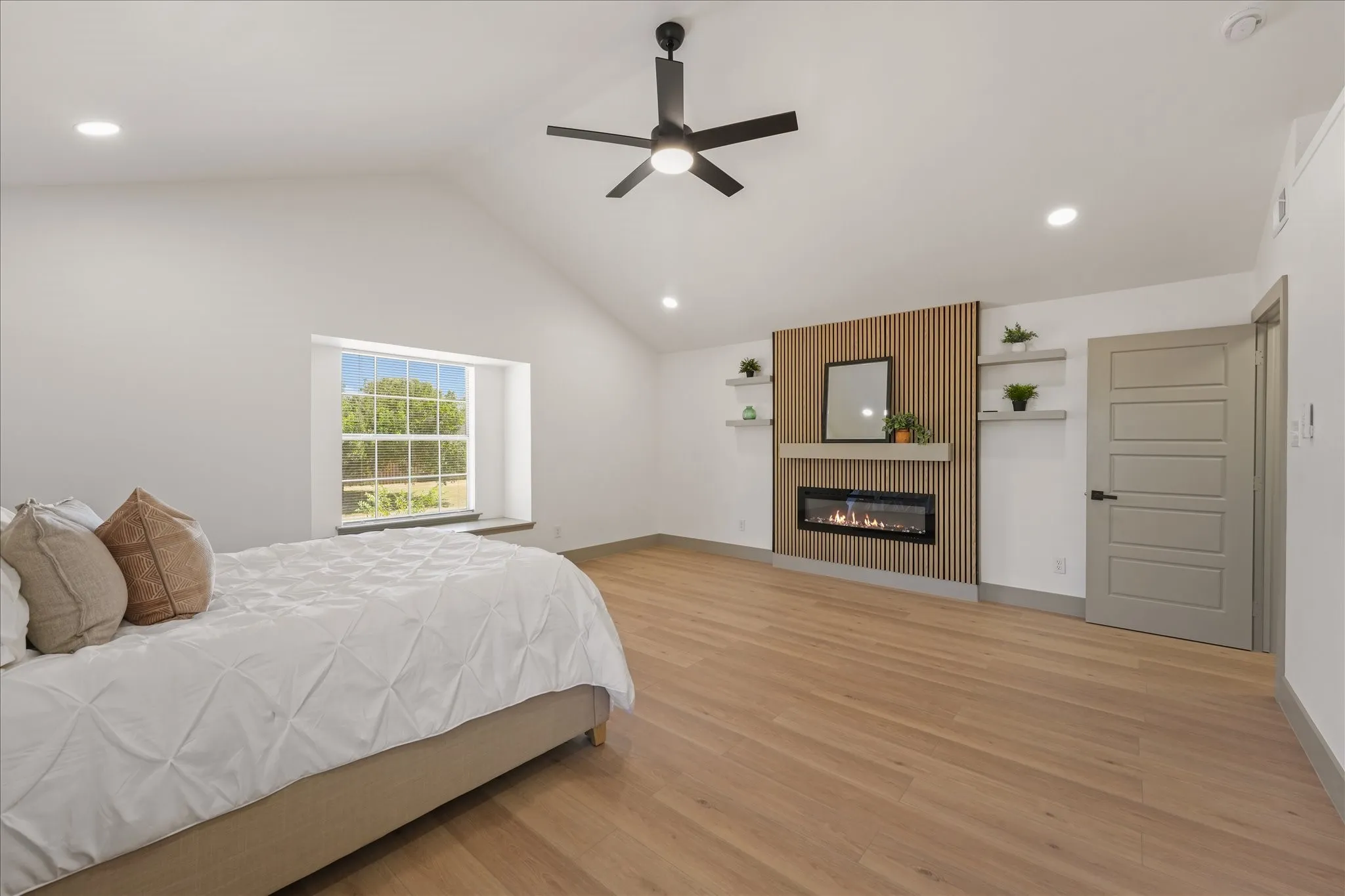 Single Family Residence For Sale in Dallas County , 204 Briarglen Drive, Cedar Hill, Texas 75104, 4 Bedroom, 3 Bathroom, 2 Garage spaces, 2,088 Sqft, built in 1994, mls#21325793, Real Estate Agent in Cedar Hill, Homes For Sale in Dallas county, Homes For Sale in Cedar Hill, Realtor in Cedar Hill Texas, Real Estate Brokerage Independent Realty Texas, Luminita Cordes Realtor