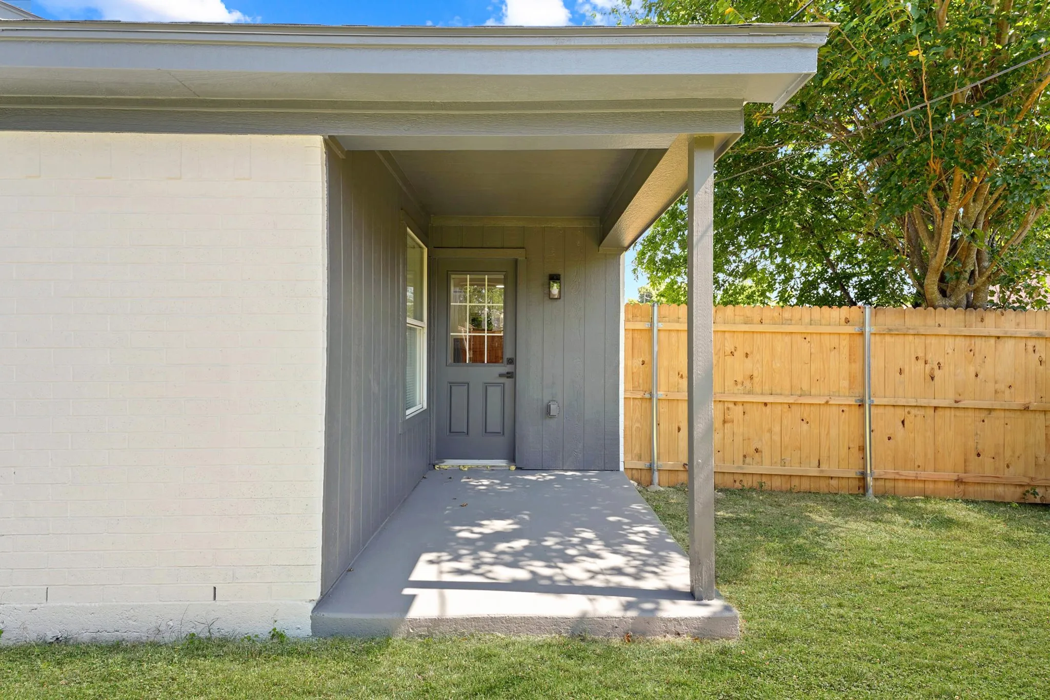 Single Family Residence For Sale in Dallas County , 204 Briarglen Drive, Cedar Hill, Texas 75104, 4 Bedroom, 3 Bathroom, 2 Garage spaces, 2,088 Sqft, built in 1994, mls#21325793, Real Estate Agent in Cedar Hill, Homes For Sale in Dallas county, Homes For Sale in Cedar Hill, Realtor in Cedar Hill Texas, Real Estate Brokerage Independent Realty Texas, Luminita Cordes Realtor