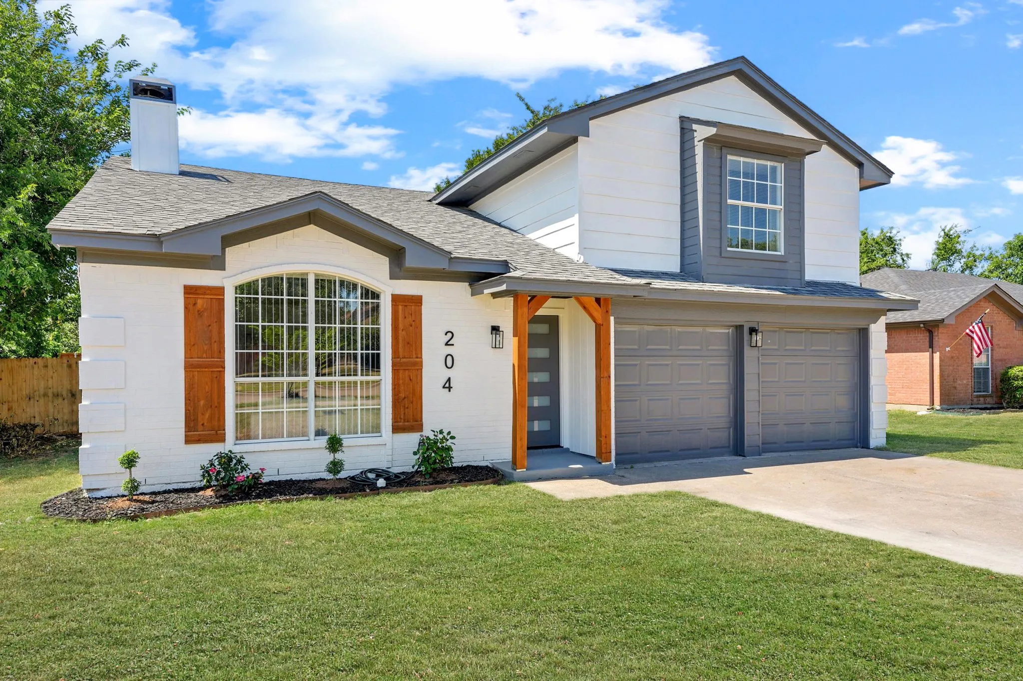 Single Family Residence For Sale in Dallas County , 204 Briarglen Drive, Cedar Hill, Texas 75104, 4 Bedroom, 3 Bathroom, 2 Garage spaces, 2,088 Sqft, built in 1994, mls#21325793, Real Estate Agent in Cedar Hill, Homes For Sale in Dallas county, Homes For Sale in Cedar Hill, Realtor in Cedar Hill Texas, Real Estate Brokerage Independent Realty Texas, Luminita Cordes Realtor