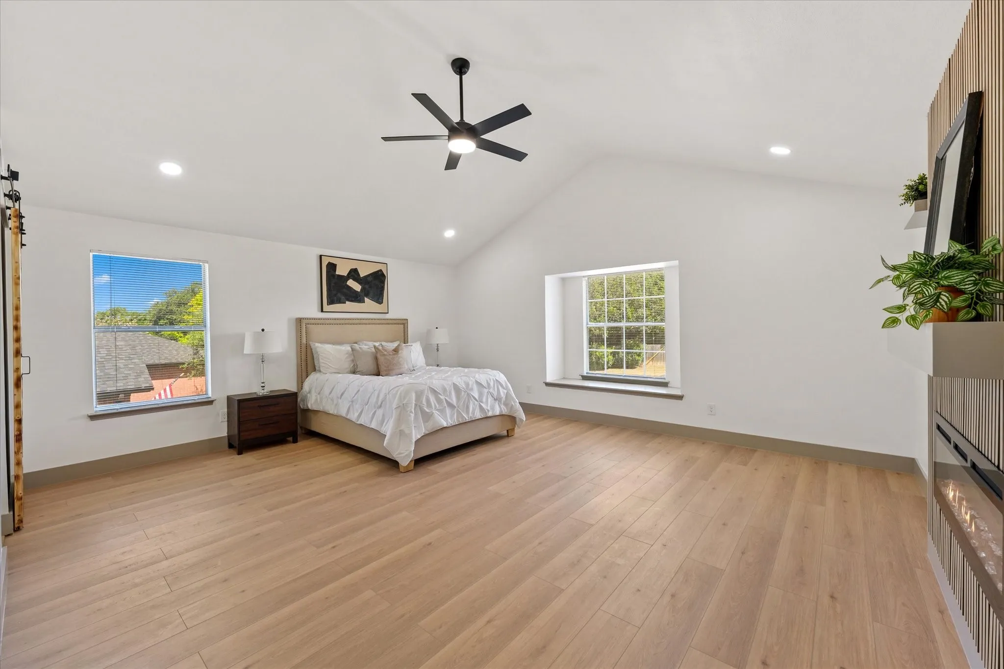 Single Family Residence For Sale in Dallas County , 204 Briarglen Drive, Cedar Hill, Texas 75104, 4 Bedroom, 3 Bathroom, 2 Garage spaces, 2,088 Sqft, built in 1994, mls#21325793, Real Estate Agent in Cedar Hill, Homes For Sale in Dallas county, Homes For Sale in Cedar Hill, Realtor in Cedar Hill Texas, Real Estate Brokerage Independent Realty Texas, Luminita Cordes Realtor