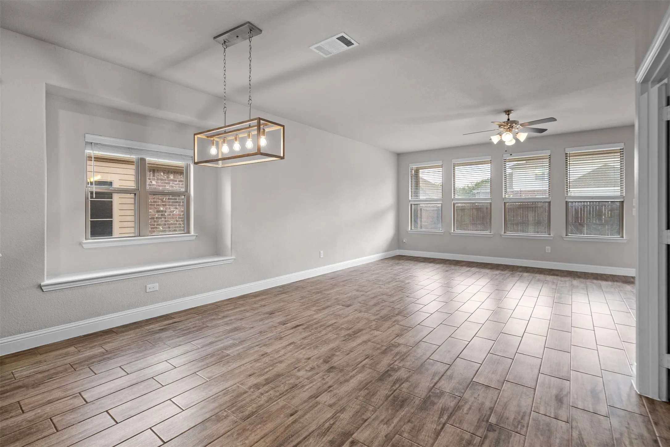 Single Family Residence For Sale in Ellis County , 119 Happy Lane, Red Oak, Texas 75154, 4 Bedroom, 2 Bathroom, 2 Garage spaces, 2,152 Sqft, built in 2019, mls#21321796, Real Estate Agent in Red Oak, Homes For Sale in Ellis county, Homes For Sale in Red Oak, Realtor in Red Oak Texas, Real Estate Brokerage Independent Realty Texas, Luminita Cordes Realtor
