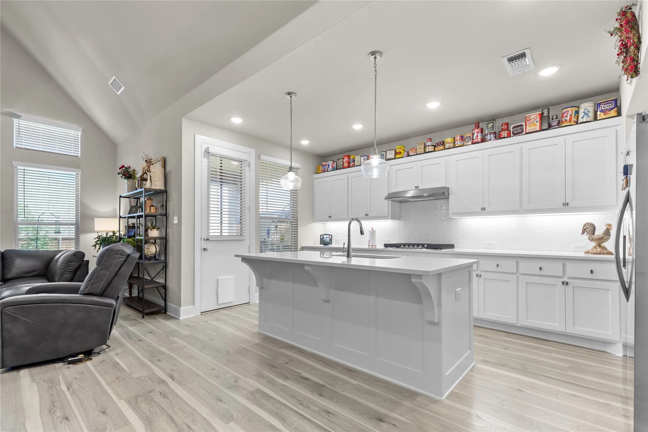 Single Family Residence For Sale in Grayson County , 3809 Cherry Hills Drive, Sherman, Texas 75090, 2 Bedroom, 2 Bathroom, 2 Garage spaces, 1,450 Sqft, built in 2023, mls#21325769, Real Estate Agent in Sherman, Homes For Sale in Grayson county, Homes For Sale in Sherman, Realtor in Sherman Texas, Real Estate Brokerage Independent Realty Texas, Luminita Cordes Realtor
