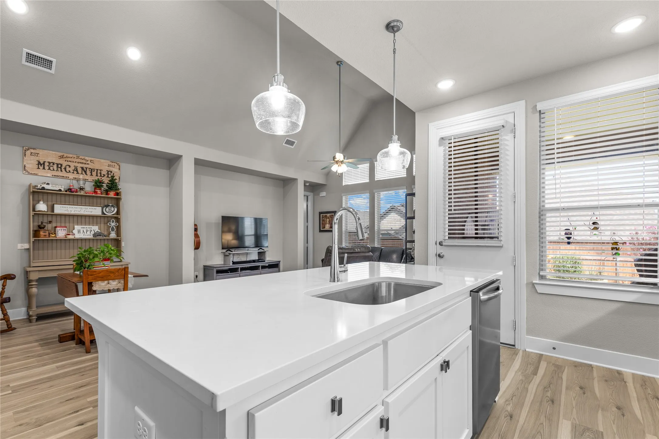 Single Family Residence For Sale in Grayson County , 3809 Cherry Hills Drive, Sherman, Texas 75090, 2 Bedroom, 2 Bathroom, 2 Garage spaces, 1,450 Sqft, built in 2023, mls#21325769, Real Estate Agent in Sherman, Homes For Sale in Grayson county, Homes For Sale in Sherman, Realtor in Sherman Texas, Real Estate Brokerage Independent Realty Texas, Luminita Cordes Realtor