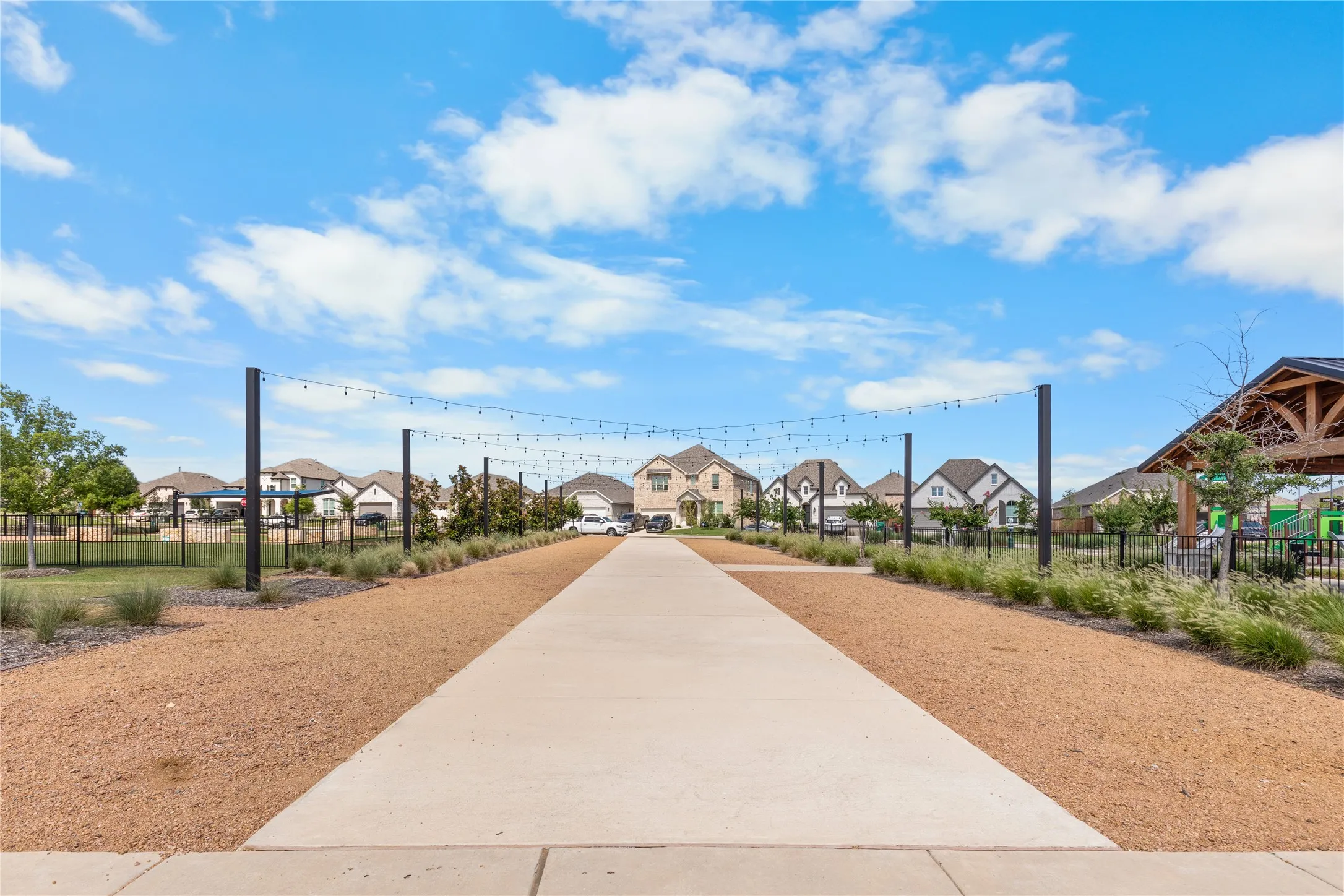 Single Family Residence For Sale in Grayson County , 3809 Cherry Hills Drive, Sherman, Texas 75090, 2 Bedroom, 2 Bathroom, 2 Garage spaces, 1,450 Sqft, built in 2023, mls#21325769, Real Estate Agent in Sherman, Homes For Sale in Grayson county, Homes For Sale in Sherman, Realtor in Sherman Texas, Real Estate Brokerage Independent Realty Texas, Luminita Cordes Realtor