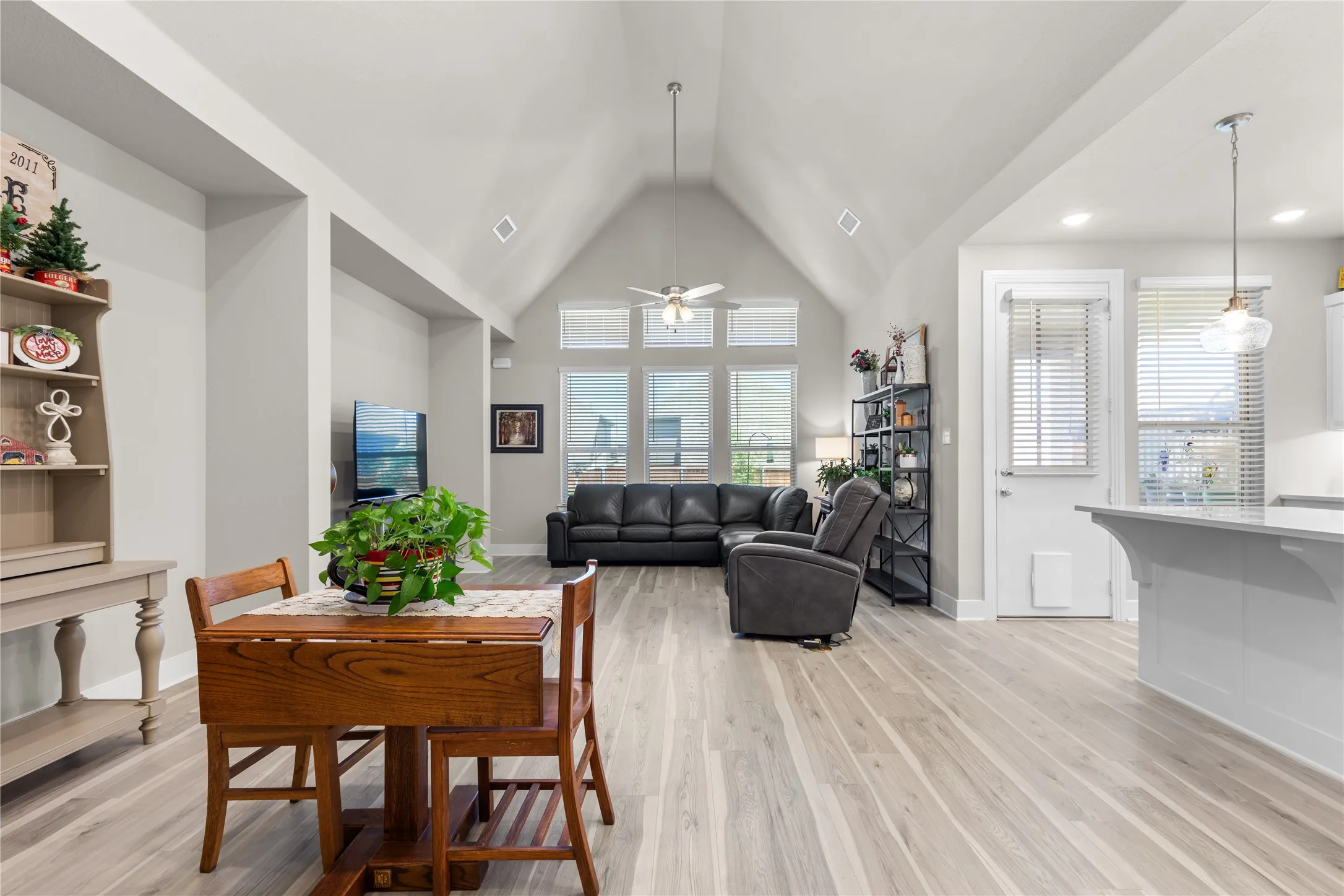 Single Family Residence For Sale in Grayson County , 3809 Cherry Hills Drive, Sherman, Texas 75090, 2 Bedroom, 2 Bathroom, 2 Garage spaces, 1,450 Sqft, built in 2023, mls#21325769, Real Estate Agent in Sherman, Homes For Sale in Grayson county, Homes For Sale in Sherman, Realtor in Sherman Texas, Real Estate Brokerage Independent Realty Texas, Luminita Cordes Realtor