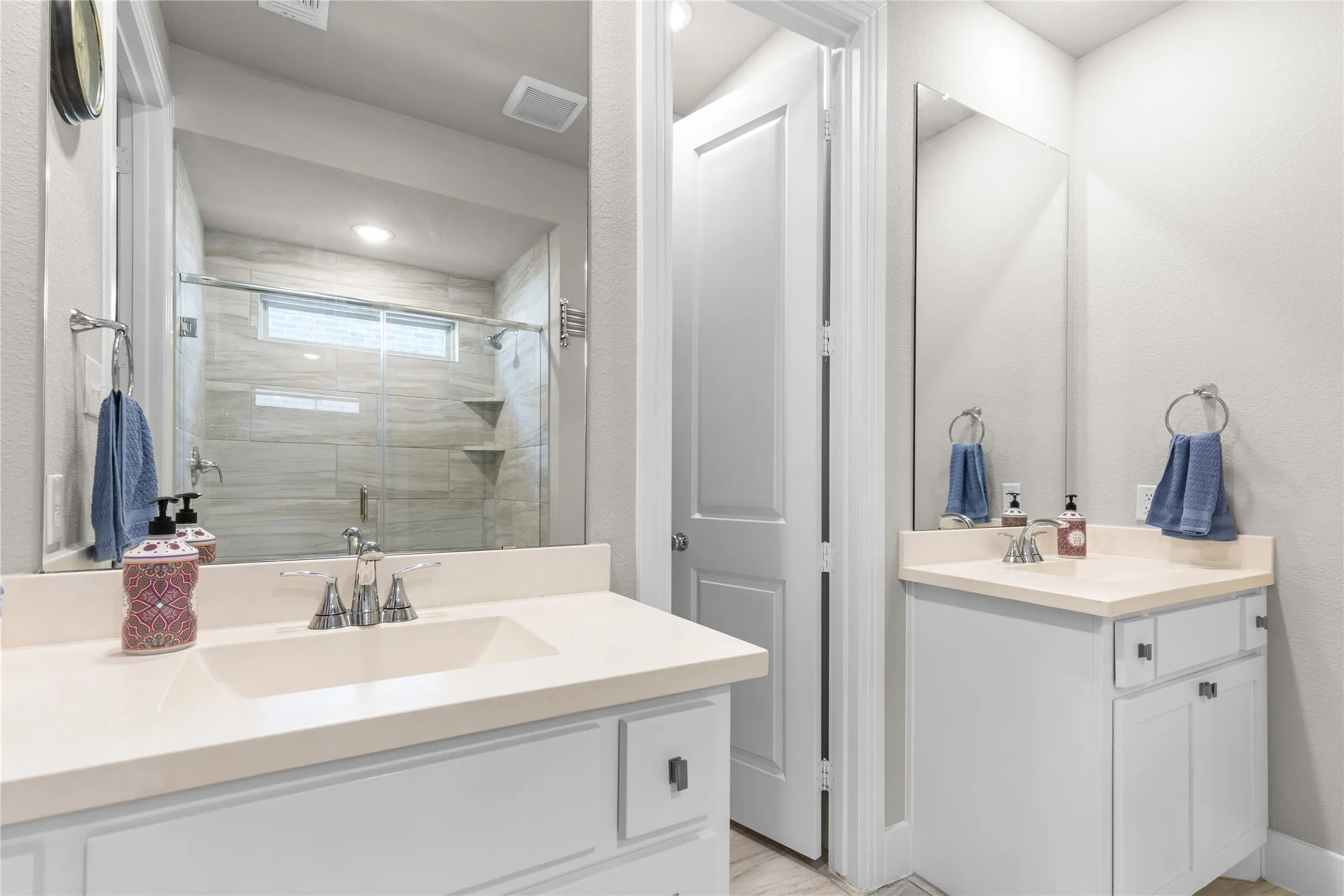 Single Family Residence For Sale in Grayson County , 3809 Cherry Hills Drive, Sherman, Texas 75090, 2 Bedroom, 2 Bathroom, 2 Garage spaces, 1,450 Sqft, built in 2023, mls#21325769, Real Estate Agent in Sherman, Homes For Sale in Grayson county, Homes For Sale in Sherman, Realtor in Sherman Texas, Real Estate Brokerage Independent Realty Texas, Luminita Cordes Realtor