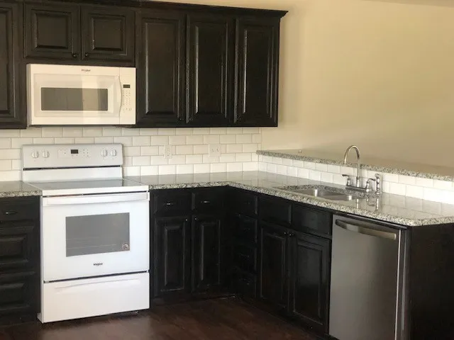 Single Family Residence For Rent in Grayson County , 107 Church Street, Whitesboro, Texas 76273, 3 Bedroom, 2 Bathroom, Garage spaces, 1,225 Sqft, built in 2002, Price $1,850, mls#21325797, Real Estate Agent in Whitesboro, Homes For Rent in Grayson county, Homes For Rent in Whitesboro, Realtor in Whitesboro Texas, Real Estate Brokerage Independent Realty Texas, Luminita Cordes Realtor