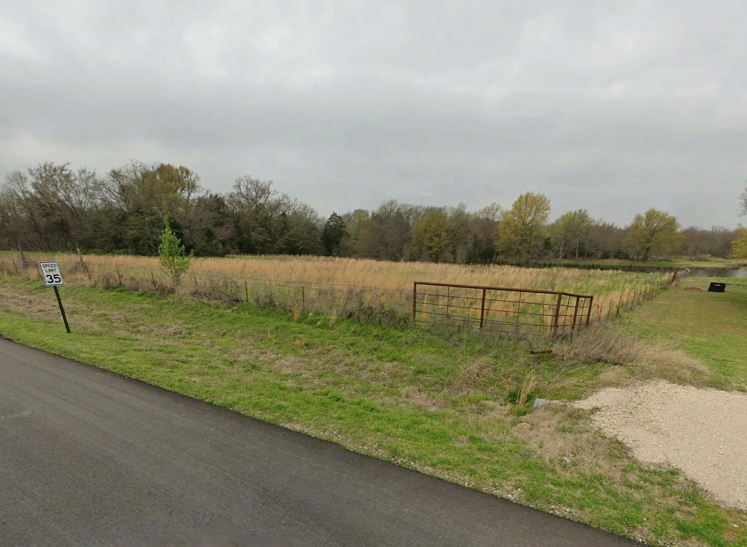 view from the right corner from the street view