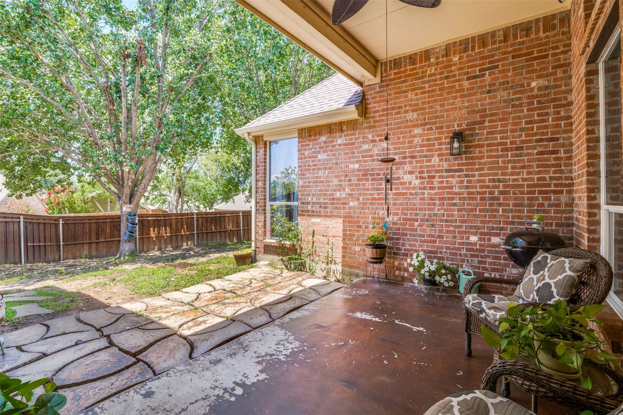 Single Family Residence For Sale in Rockwall County , 1453 Brittany Way, Rockwall, Texas 75087, 4 Bedroom, 3 Bathroom, 2 Garage spaces, 2,678 Sqft, built in 2004, mls#21321807, Real Estate Agent in Rockwall, Homes For Sale in Rockwall county, Homes For Sale in Rockwall, Realtor in Rockwall Texas, Real Estate Brokerage Independent Realty Texas, Luminita Cordes Realtor