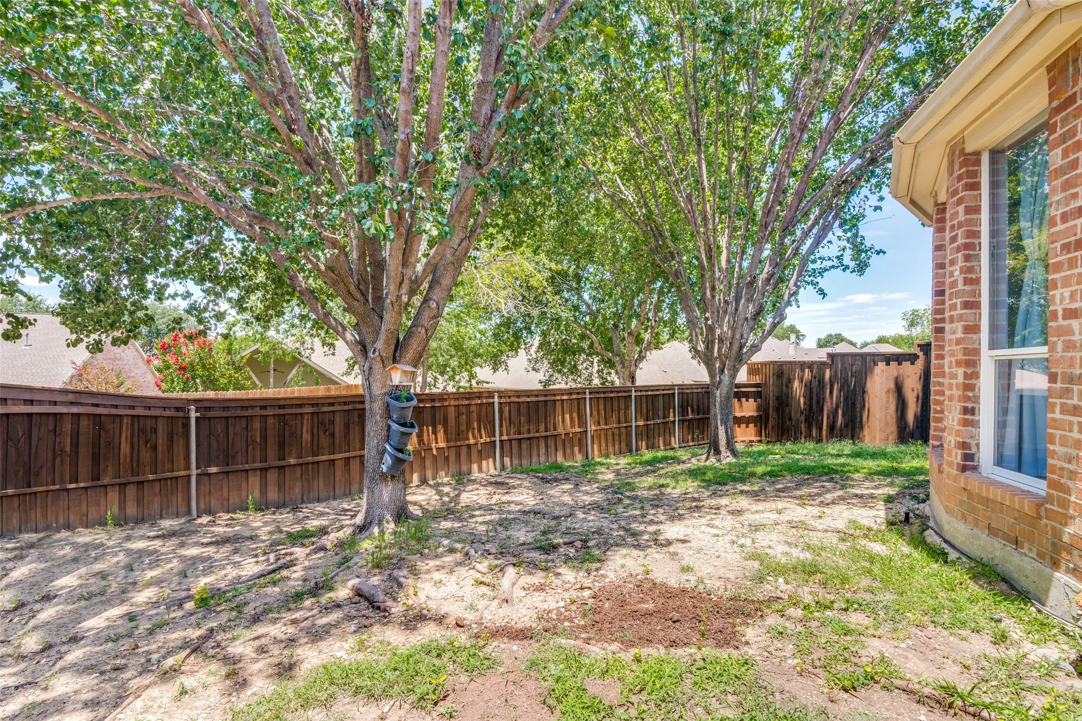 Single Family Residence For Sale in Rockwall County , 1453 Brittany Way, Rockwall, Texas 75087, 4 Bedroom, 3 Bathroom, 2 Garage spaces, 2,678 Sqft, built in 2004, mls#21321807, Real Estate Agent in Rockwall, Homes For Sale in Rockwall county, Homes For Sale in Rockwall, Realtor in Rockwall Texas, Real Estate Brokerage Independent Realty Texas, Luminita Cordes Realtor