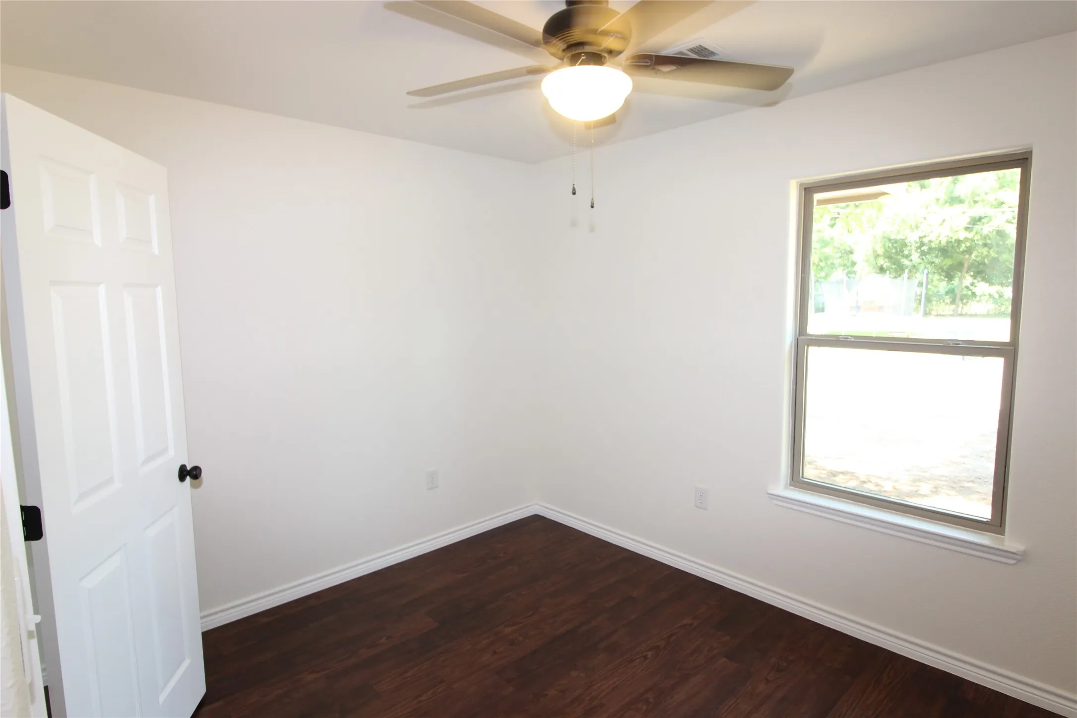 Single Family Residence For Rent in Grayson County , 104 Boston Street, Whitesboro, Texas 76273, 3 Bedroom, 2 Bathroom, Garage spaces, 1,221 Sqft, built in 2019, mls#21325812, Real Estate Agent in Whitesboro, Homes For Rent in Grayson county, Homes For Rent in Whitesboro, Realtor in Whitesboro Texas, Real Estate Brokerage Independent Realty Texas, Luminita Cordes Realtor