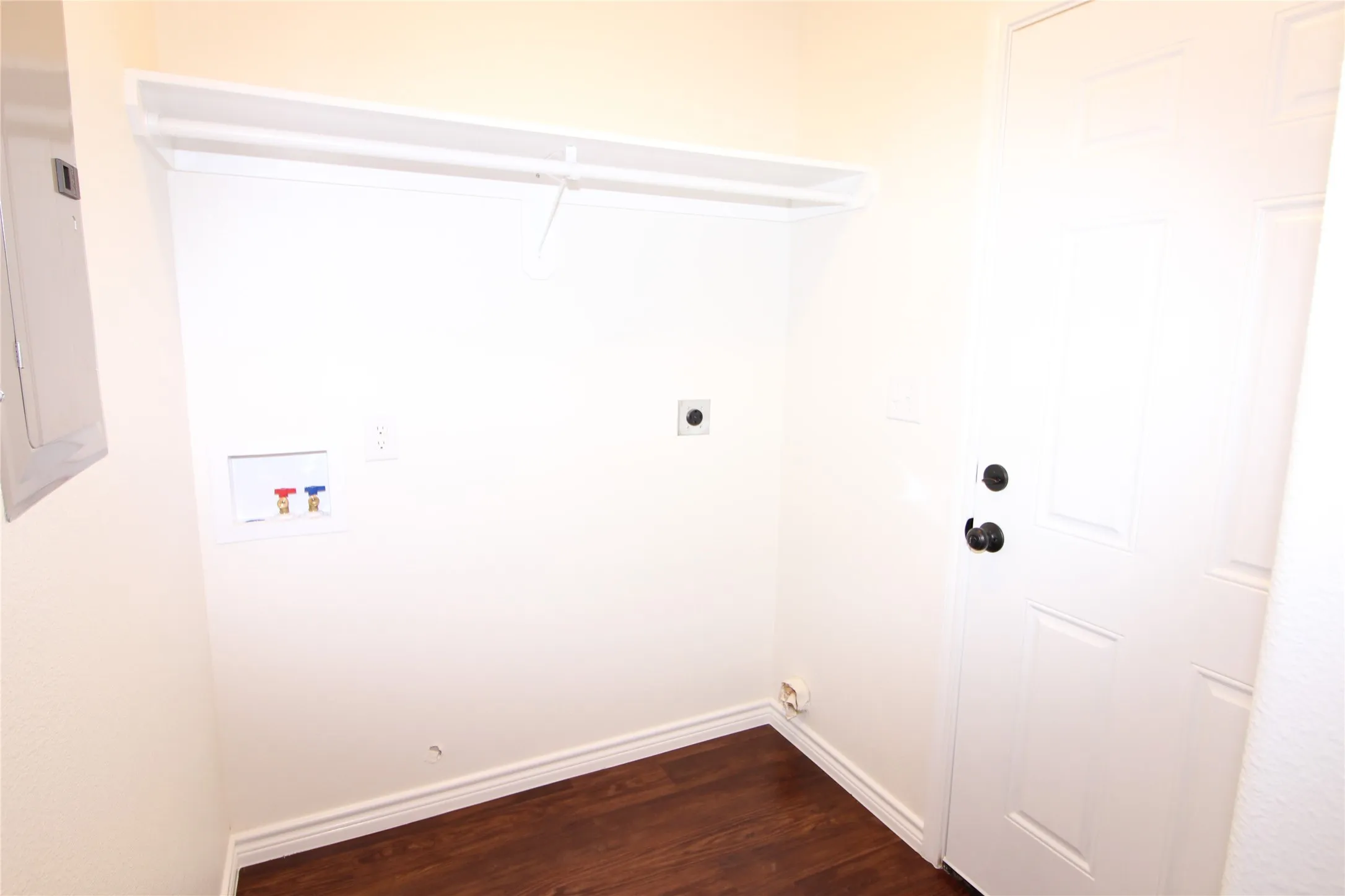 Single Family Residence For Rent in Grayson County , 104 Boston Street, Whitesboro, Texas 76273, 3 Bedroom, 2 Bathroom, Garage spaces, 1,221 Sqft, built in 2019, mls#21325812, Real Estate Agent in Whitesboro, Homes For Rent in Grayson county, Homes For Rent in Whitesboro, Realtor in Whitesboro Texas, Real Estate Brokerage Independent Realty Texas, Luminita Cordes Realtor