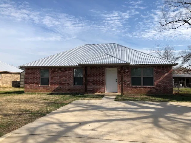 Single Family Residence For Rent in Grayson County , 104 Boston Street, Whitesboro, Texas 76273, 3 Bedroom, 2 Bathroom, Garage spaces, 1,221 Sqft, built in 2019, mls#21325812, Real Estate Agent in Whitesboro, Homes For Rent in Grayson county, Homes For Rent in Whitesboro, Realtor in Whitesboro Texas, Real Estate Brokerage Independent Realty Texas, Luminita Cordes Realtor