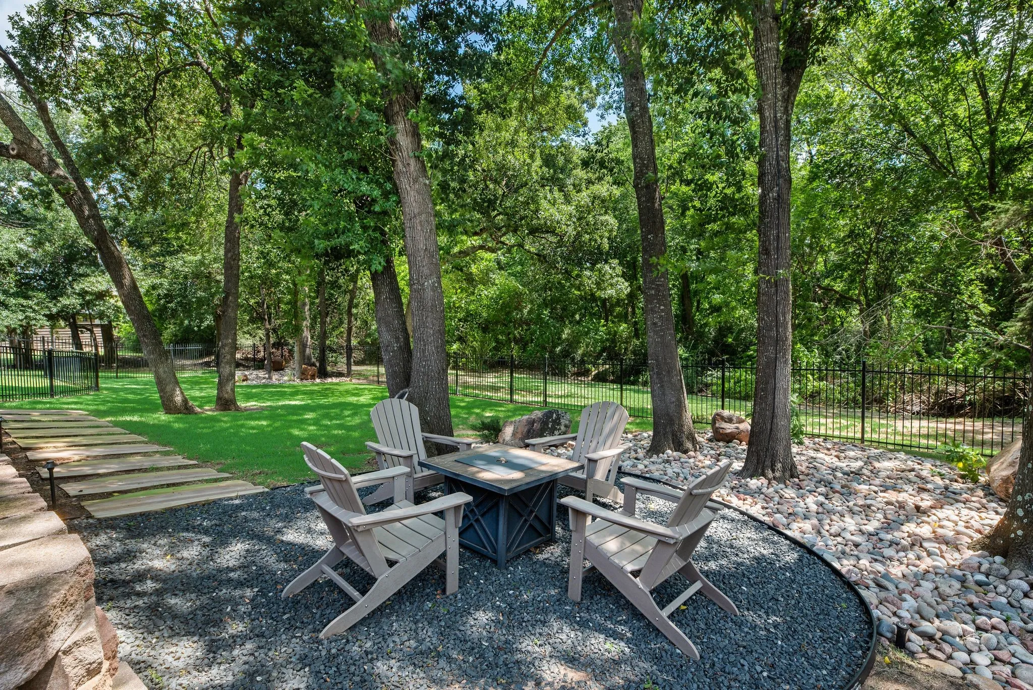 Single Family Residence For Sale in Navarro County , 2000 Scott Place, Corsicana, Texas 75110, 4 Bedrooms, 4 Bathrooms, 2 Garage spaces, 3,354 Sqft, built in 2004, Price $849,500, mls#21325655, Real Estate Agent in Corsicana, Homes For Sale in Navarro county, Homes For Sale in Corsicana, Realtor in Corsicana Texas, Real Estate Brokerage Independent Realty Texas, Luminita Cordes Realtor