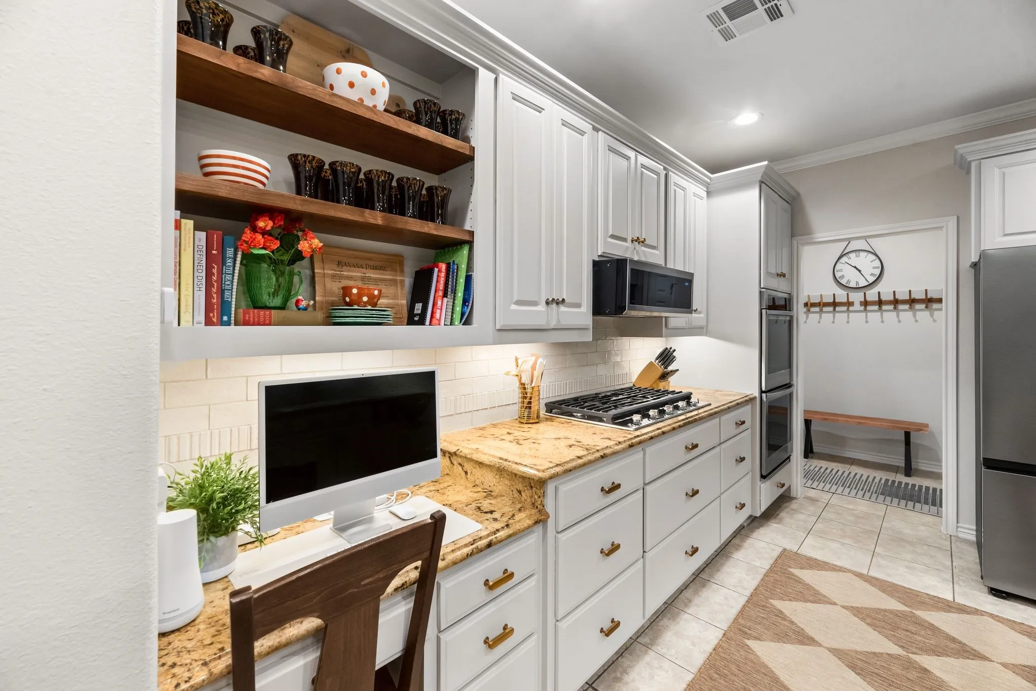 Single Family Residence For Sale in Navarro County , 2000 Scott Place, Corsicana, Texas 75110, 4 Bedrooms, 4 Bathrooms, 2 Garage spaces, 3,354 Sqft, built in 2004, Price $849,500, mls#21325655, Real Estate Agent in Corsicana, Homes For Sale in Navarro county, Homes For Sale in Corsicana, Realtor in Corsicana Texas, Real Estate Brokerage Independent Realty Texas, Luminita Cordes Realtor
