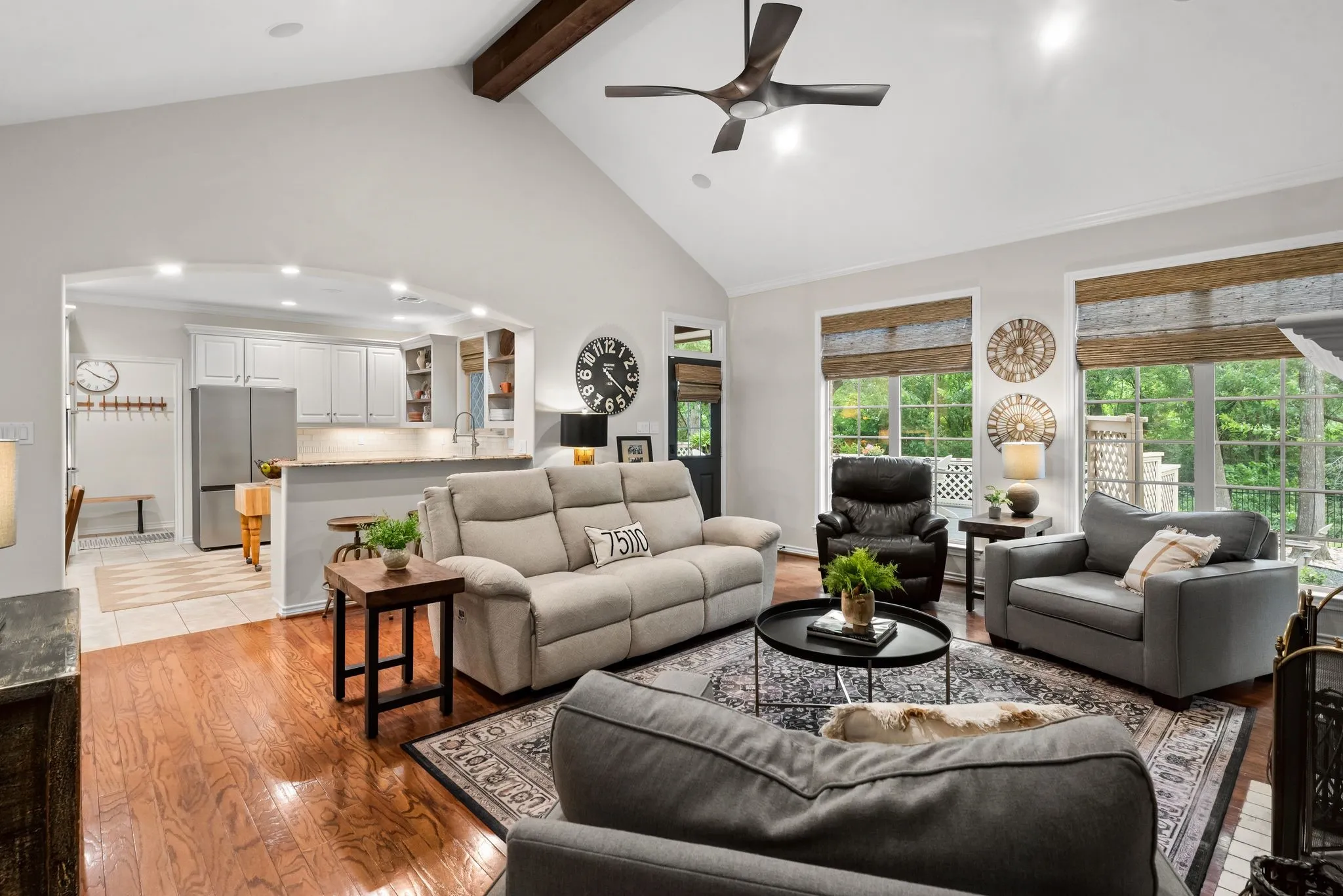 Single Family Residence For Sale in Navarro County , 2000 Scott Place, Corsicana, Texas 75110, 4 Bedrooms, 4 Bathrooms, 2 Garage spaces, 3,354 Sqft, built in 2004, Price $849,500, mls#21325655, Real Estate Agent in Corsicana, Homes For Sale in Navarro county, Homes For Sale in Corsicana, Realtor in Corsicana Texas, Real Estate Brokerage Independent Realty Texas, Luminita Cordes Realtor