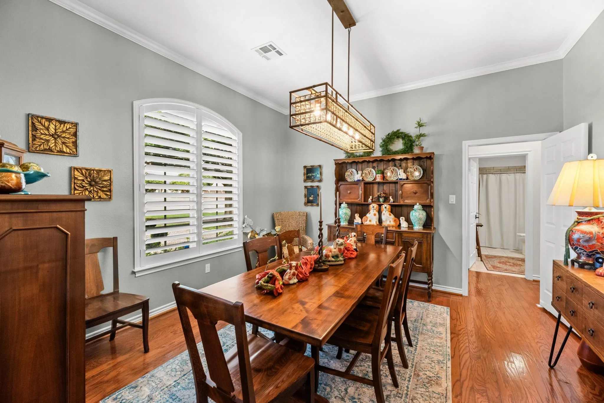 Single Family Residence For Sale in Navarro County , 2000 Scott Place, Corsicana, Texas 75110, 4 Bedrooms, 4 Bathrooms, 2 Garage spaces, 3,354 Sqft, built in 2004, Price $849,500, mls#21325655, Real Estate Agent in Corsicana, Homes For Sale in Navarro county, Homes For Sale in Corsicana, Realtor in Corsicana Texas, Real Estate Brokerage Independent Realty Texas, Luminita Cordes Realtor