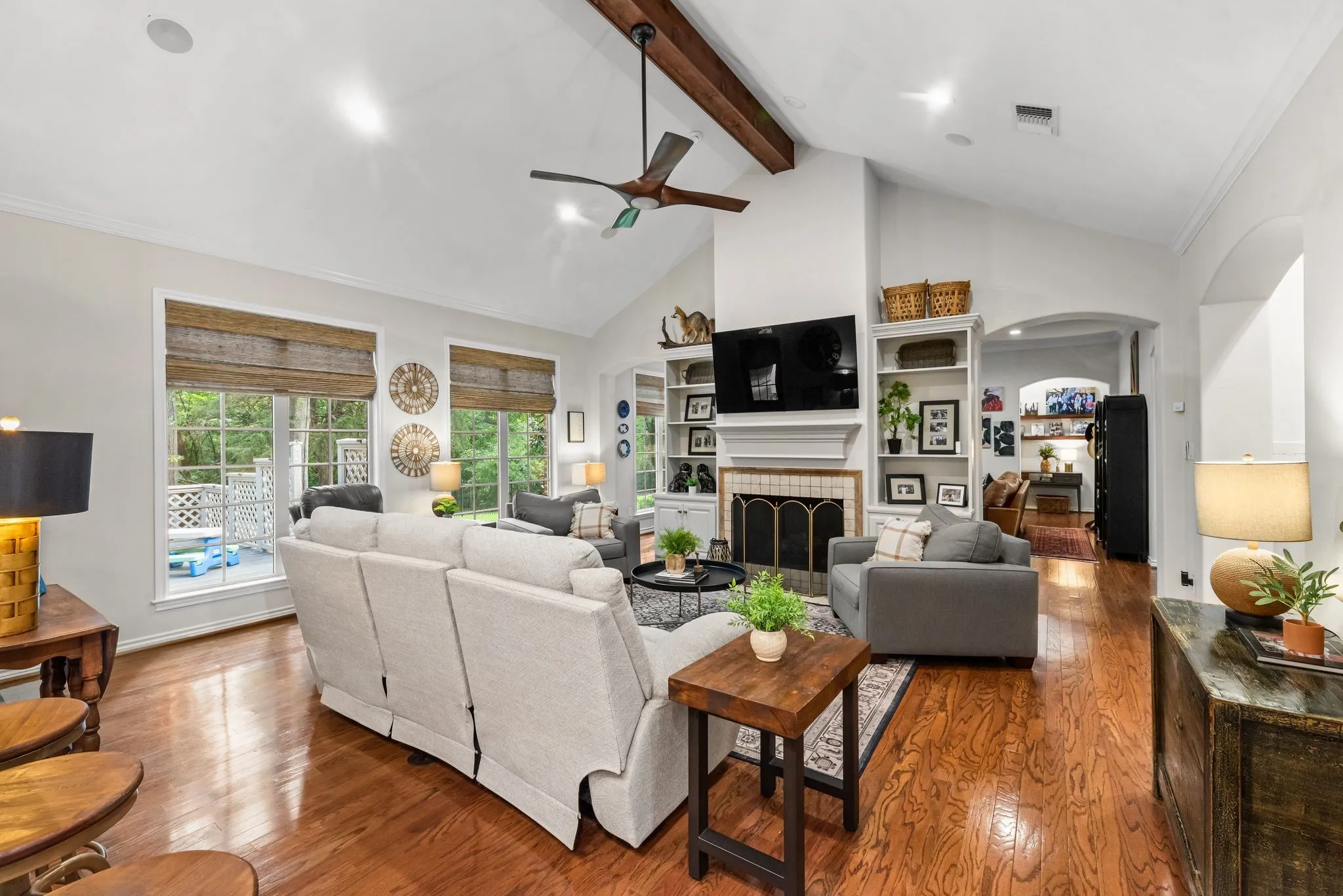 Single Family Residence For Sale in Navarro County , 2000 Scott Place, Corsicana, Texas 75110, 4 Bedrooms, 4 Bathrooms, 2 Garage spaces, 3,354 Sqft, built in 2004, Price $849,500, mls#21325655, Real Estate Agent in Corsicana, Homes For Sale in Navarro county, Homes For Sale in Corsicana, Realtor in Corsicana Texas, Real Estate Brokerage Independent Realty Texas, Luminita Cordes Realtor