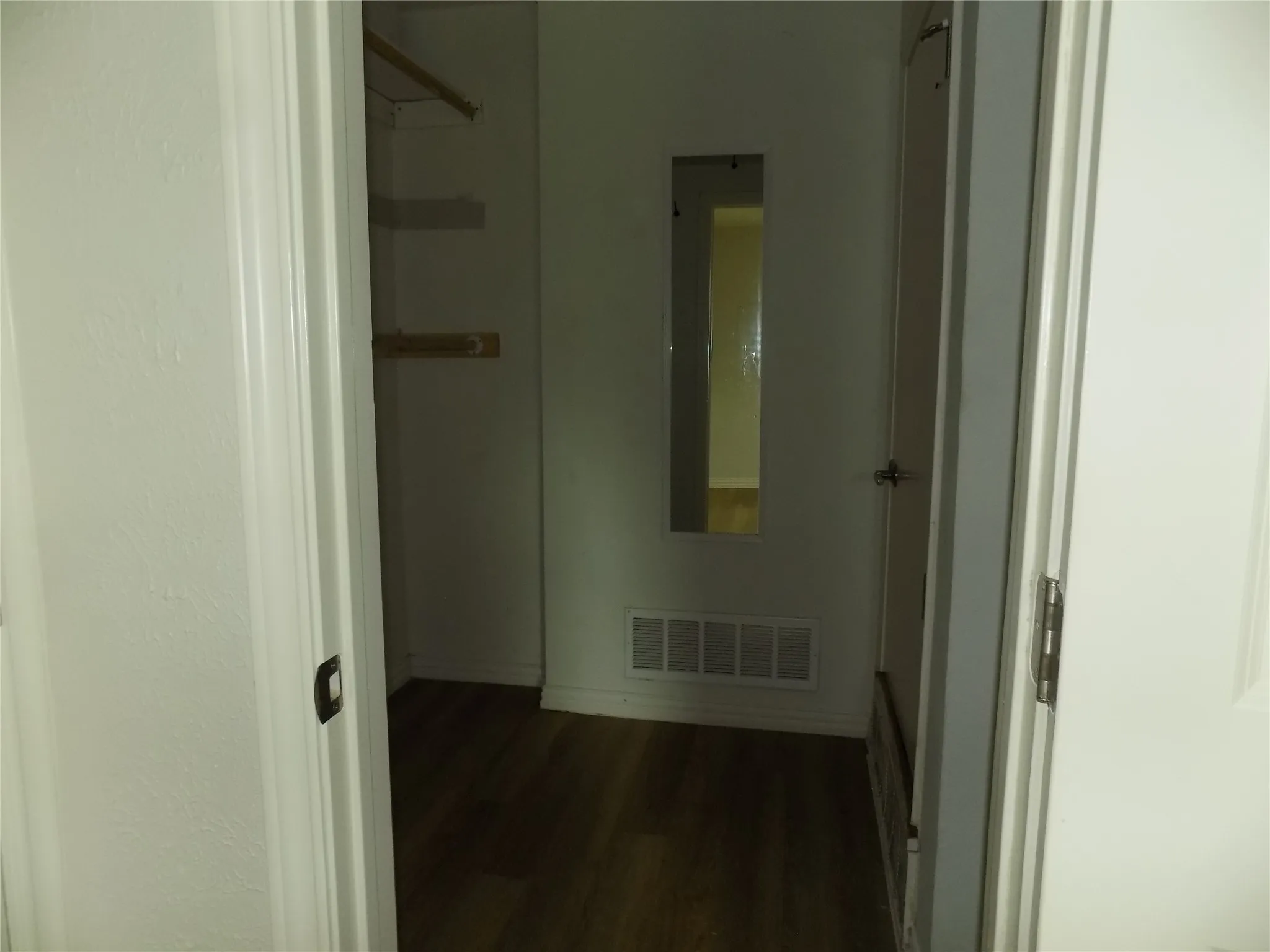 Large walk-in closed in primary bedroom.