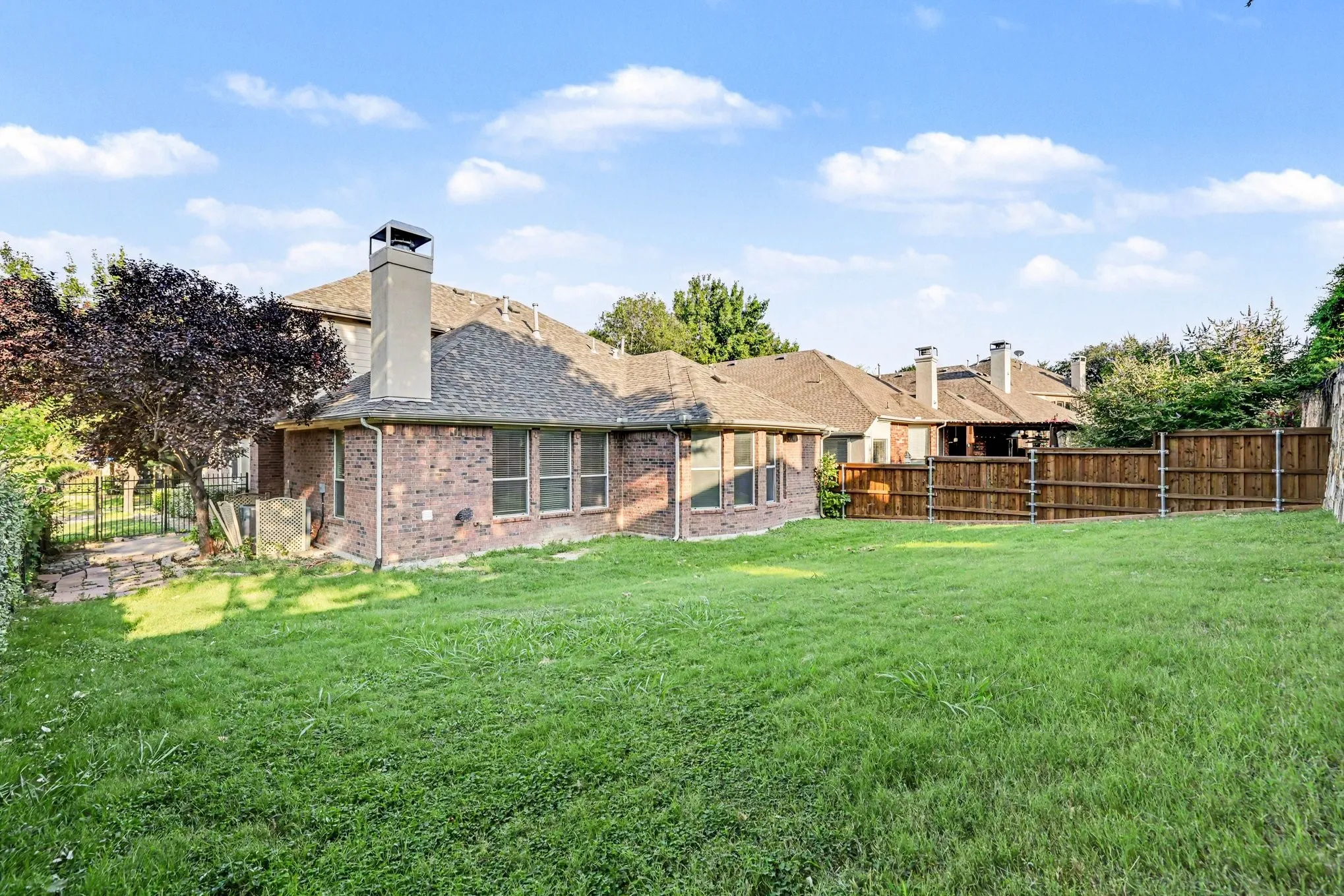 Single Family Residence For Sale in Collin County , 1409 Patriotic Lane, Mc Kinney, Texas 75071, 4 Bedroom, 3 Bathroom, 2 Garage spaces, 2,671 Sqft, built in 2006, mls#21317981, Real Estate Agent in Mc Kinney, Homes For Sale in Collin county, Homes For Sale in Mc Kinney, Realtor in Mc Kinney Texas, Real Estate Brokerage Independent Realty Texas, Luminita Cordes Realtor