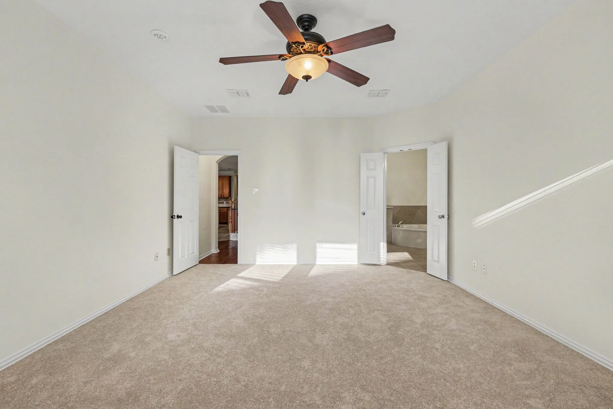 Single Family Residence For Sale in Collin County , 1409 Patriotic Lane, Mc Kinney, Texas 75071, 4 Bedroom, 3 Bathroom, 2 Garage spaces, 2,671 Sqft, built in 2006, mls#21317981, Real Estate Agent in Mc Kinney, Homes For Sale in Collin county, Homes For Sale in Mc Kinney, Realtor in Mc Kinney Texas, Real Estate Brokerage Independent Realty Texas, Luminita Cordes Realtor