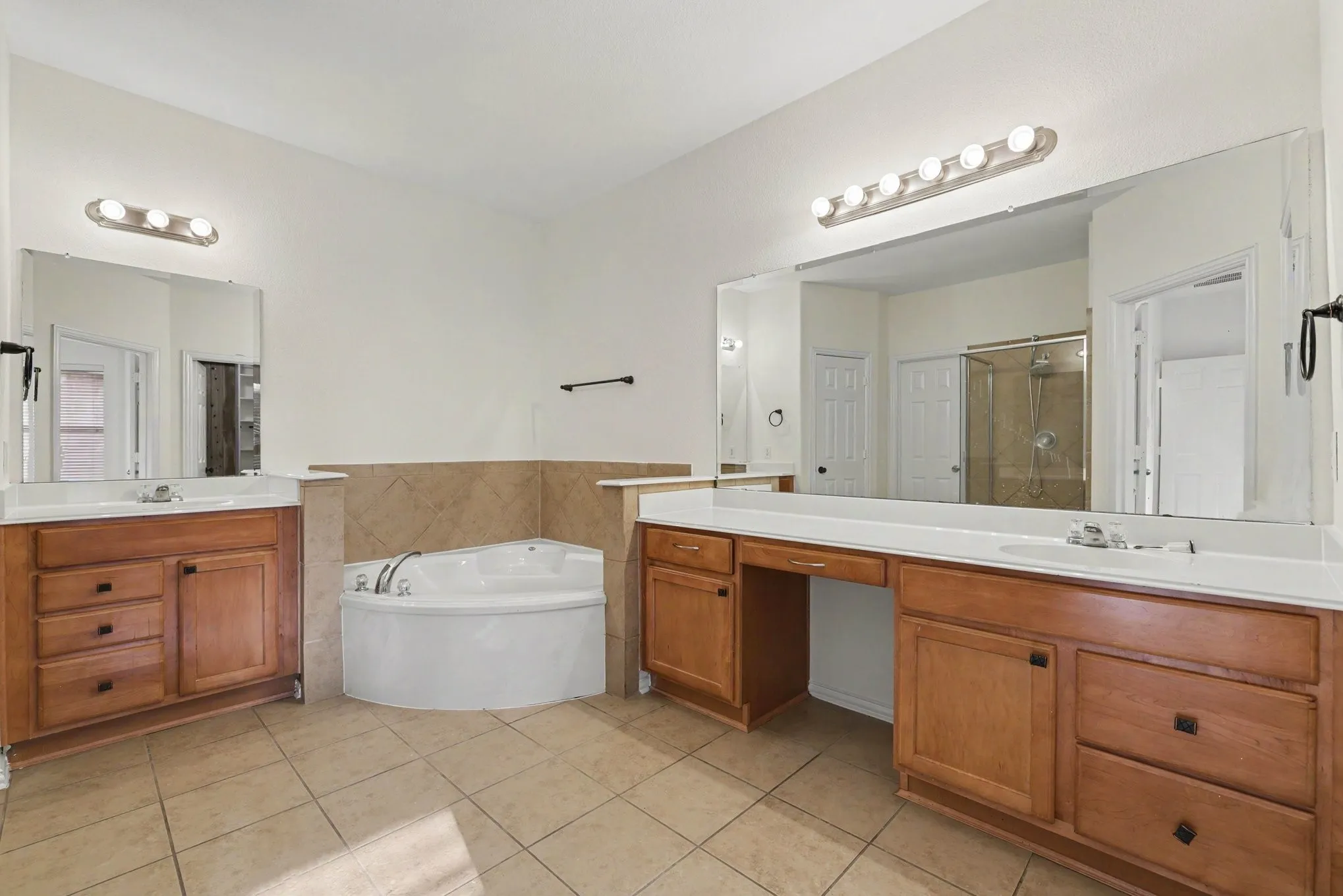 Single Family Residence For Sale in Collin County , 1409 Patriotic Lane, Mc Kinney, Texas 75071, 4 Bedroom, 3 Bathroom, 2 Garage spaces, 2,671 Sqft, built in 2006, mls#21317981, Real Estate Agent in Mc Kinney, Homes For Sale in Collin county, Homes For Sale in Mc Kinney, Realtor in Mc Kinney Texas, Real Estate Brokerage Independent Realty Texas, Luminita Cordes Realtor
