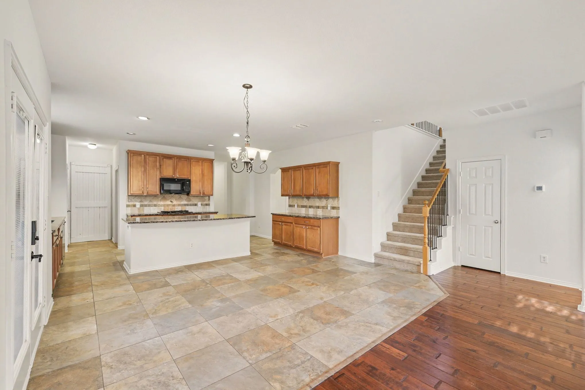Single Family Residence For Sale in Collin County , 1409 Patriotic Lane, Mc Kinney, Texas 75071, 4 Bedroom, 3 Bathroom, 2 Garage spaces, 2,671 Sqft, built in 2006, mls#21317981, Real Estate Agent in Mc Kinney, Homes For Sale in Collin county, Homes For Sale in Mc Kinney, Realtor in Mc Kinney Texas, Real Estate Brokerage Independent Realty Texas, Luminita Cordes Realtor