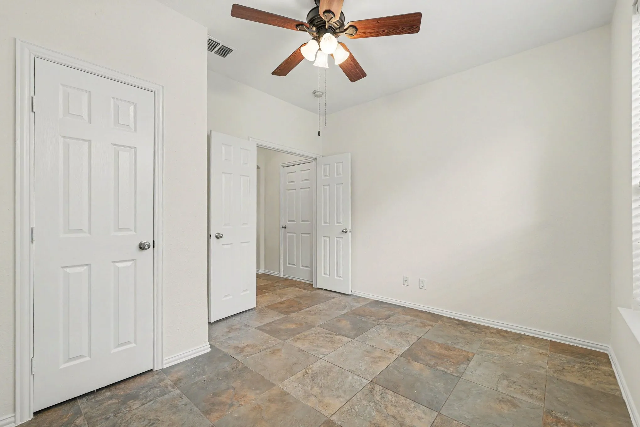 Single Family Residence For Sale in Collin County , 1409 Patriotic Lane, Mc Kinney, Texas 75071, 4 Bedroom, 3 Bathroom, 2 Garage spaces, 2,671 Sqft, built in 2006, mls#21317981, Real Estate Agent in Mc Kinney, Homes For Sale in Collin county, Homes For Sale in Mc Kinney, Realtor in Mc Kinney Texas, Real Estate Brokerage Independent Realty Texas, Luminita Cordes Realtor