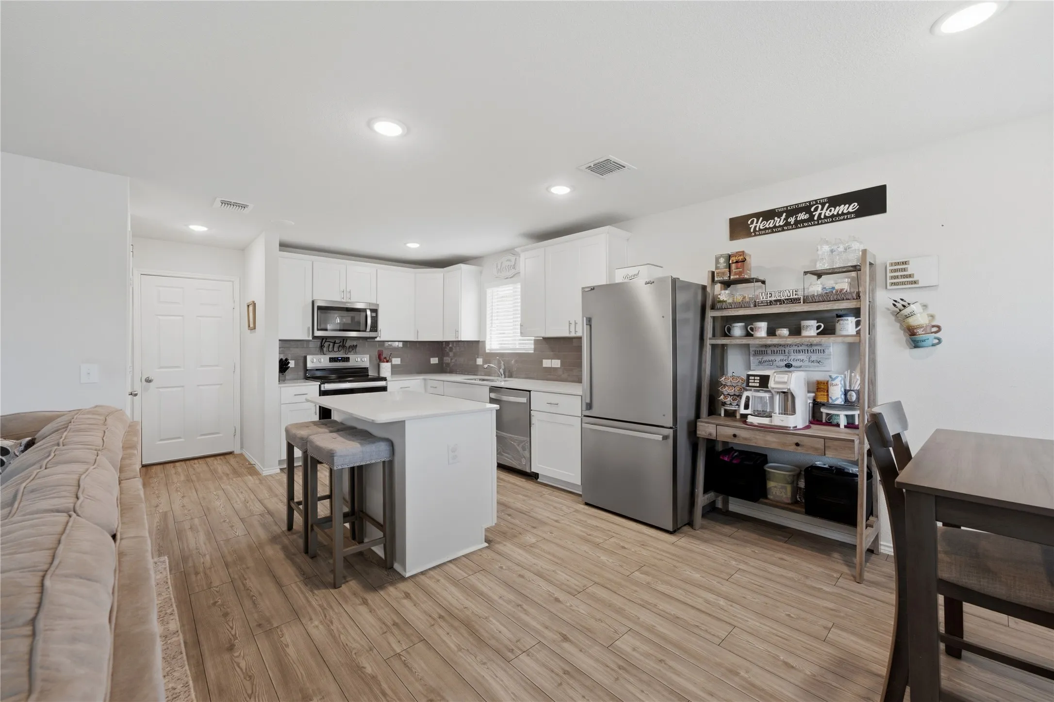 Single Family Residence For Sale in Tarrant County , 4632 Benham Drive, Fort Worth, Texas 76036, 3 Bedroom, 2 Bathroom, 2 Garage spaces, 1,431 Sqft, built in 2022, mls#21325853, Real Estate Agent in Fort Worth, Homes For Sale in Tarrant county, Homes For Sale in Fort Worth, Realtor in Fort Worth Texas, Real Estate Brokerage Independent Realty Texas, Luminita Cordes Realtor