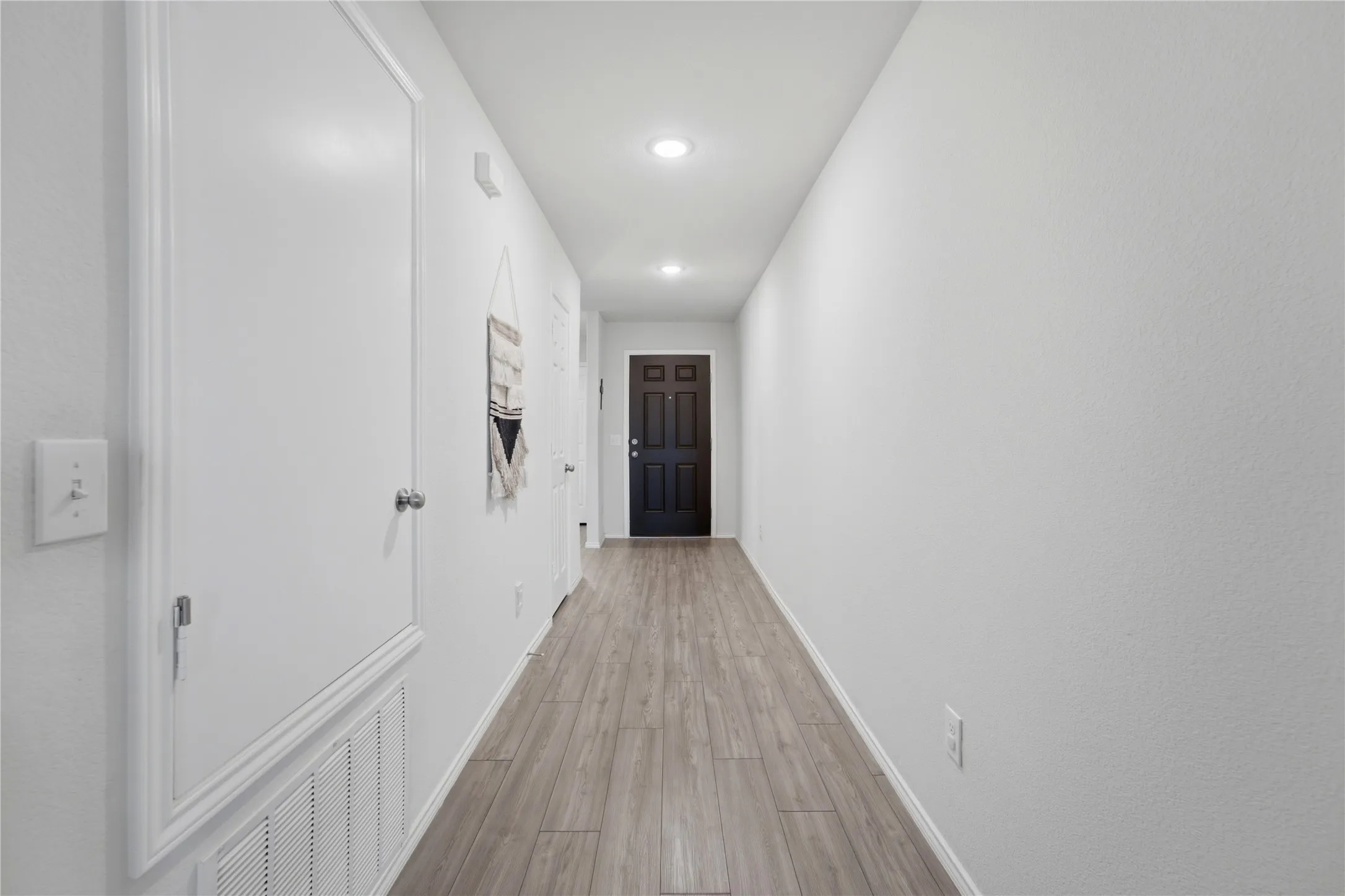 Single Family Residence For Sale in Tarrant County , 4632 Benham Drive, Fort Worth, Texas 76036, 3 Bedroom, 2 Bathroom, 2 Garage spaces, 1,431 Sqft, built in 2022, mls#21325853, Real Estate Agent in Fort Worth, Homes For Sale in Tarrant county, Homes For Sale in Fort Worth, Realtor in Fort Worth Texas, Real Estate Brokerage Independent Realty Texas, Luminita Cordes Realtor